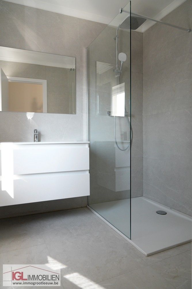 Smaakvol gerenoveerde woning met 3 slaapkamers & 2 badkamers foto 8