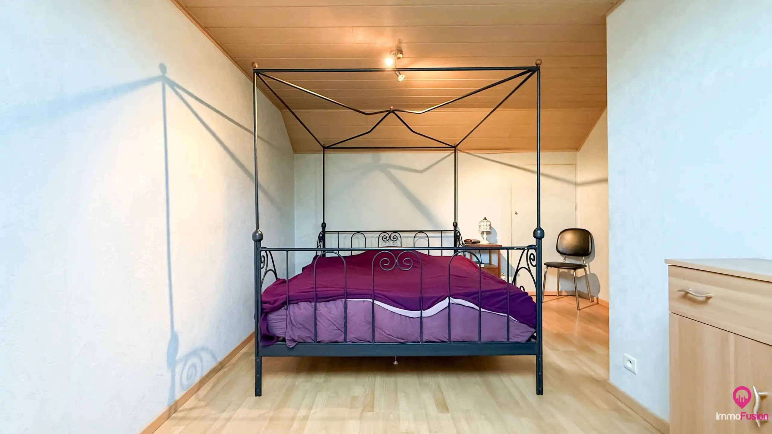 Deels gerenoveerde woning met groot perceel van ca 13are! foto 23