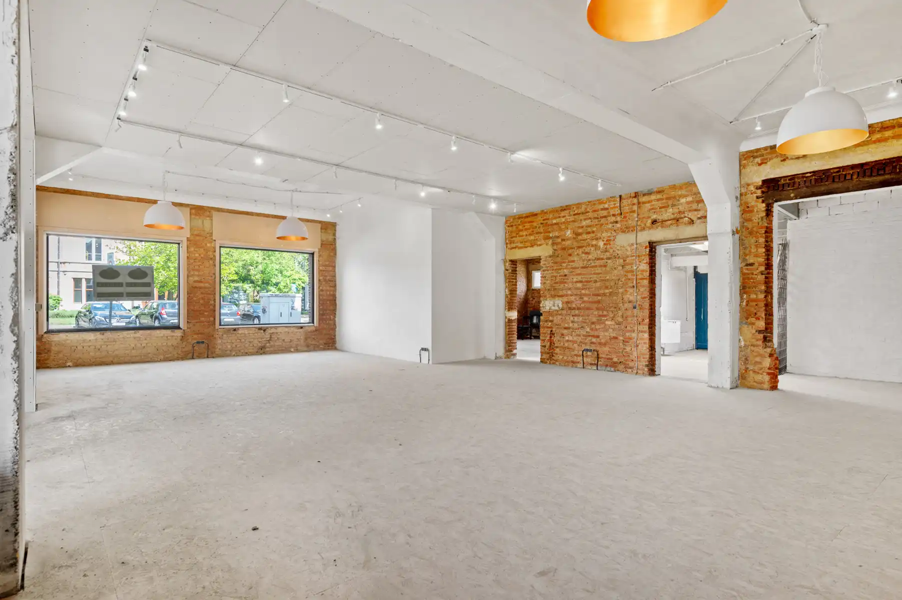 Ruim handelspand van ca. 165 m² op een commerciële locatie. foto 3