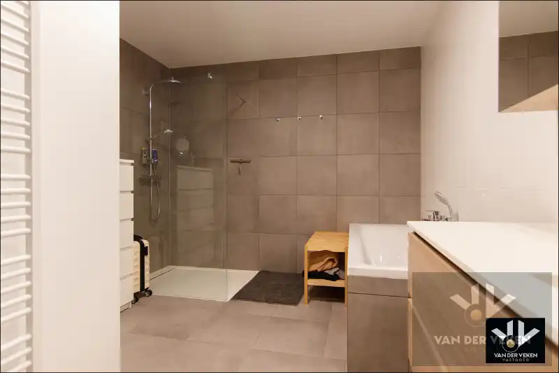 Energiezuinig, ruim en lichtrijk appartement met 2 slaapkamers en 2 terrassen op een goed bereikbare locatie foto 7