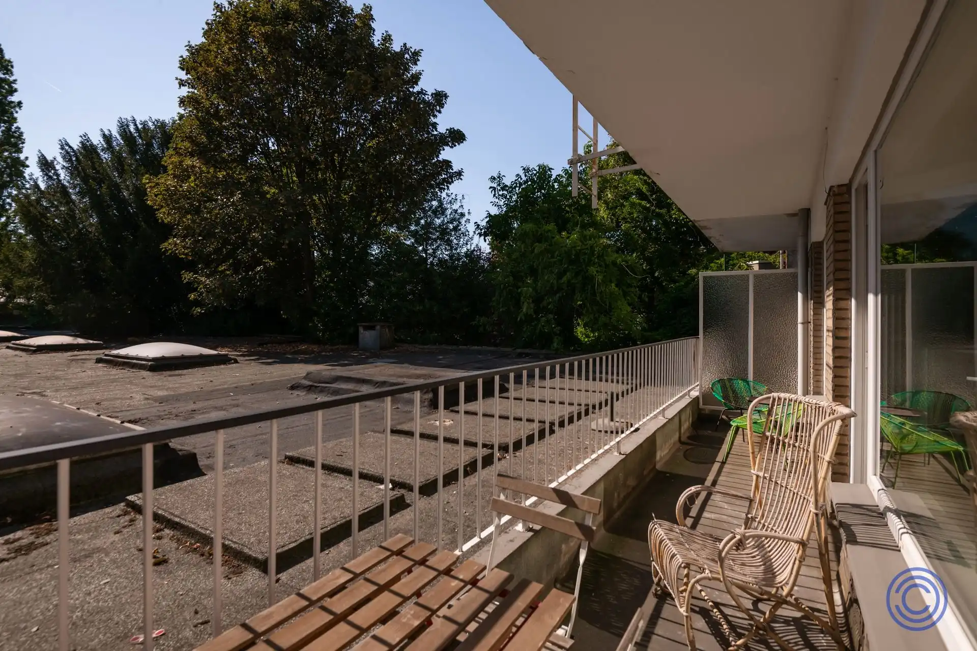 Cosy appartement met groot, zonnig terras middenin de stad! foto 3