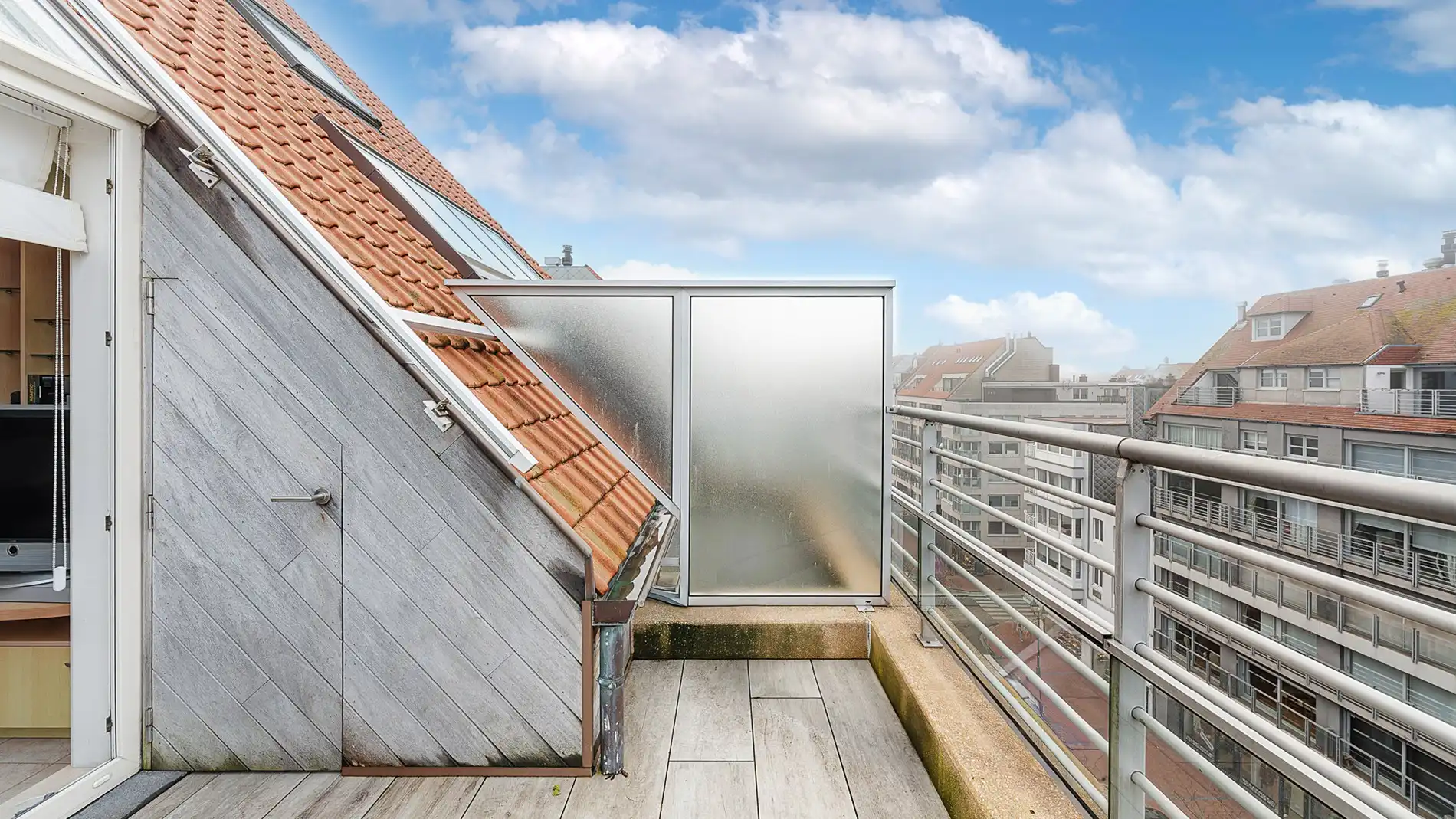 Penthouse met ruime terrassen nabij het strand te koop foto 3