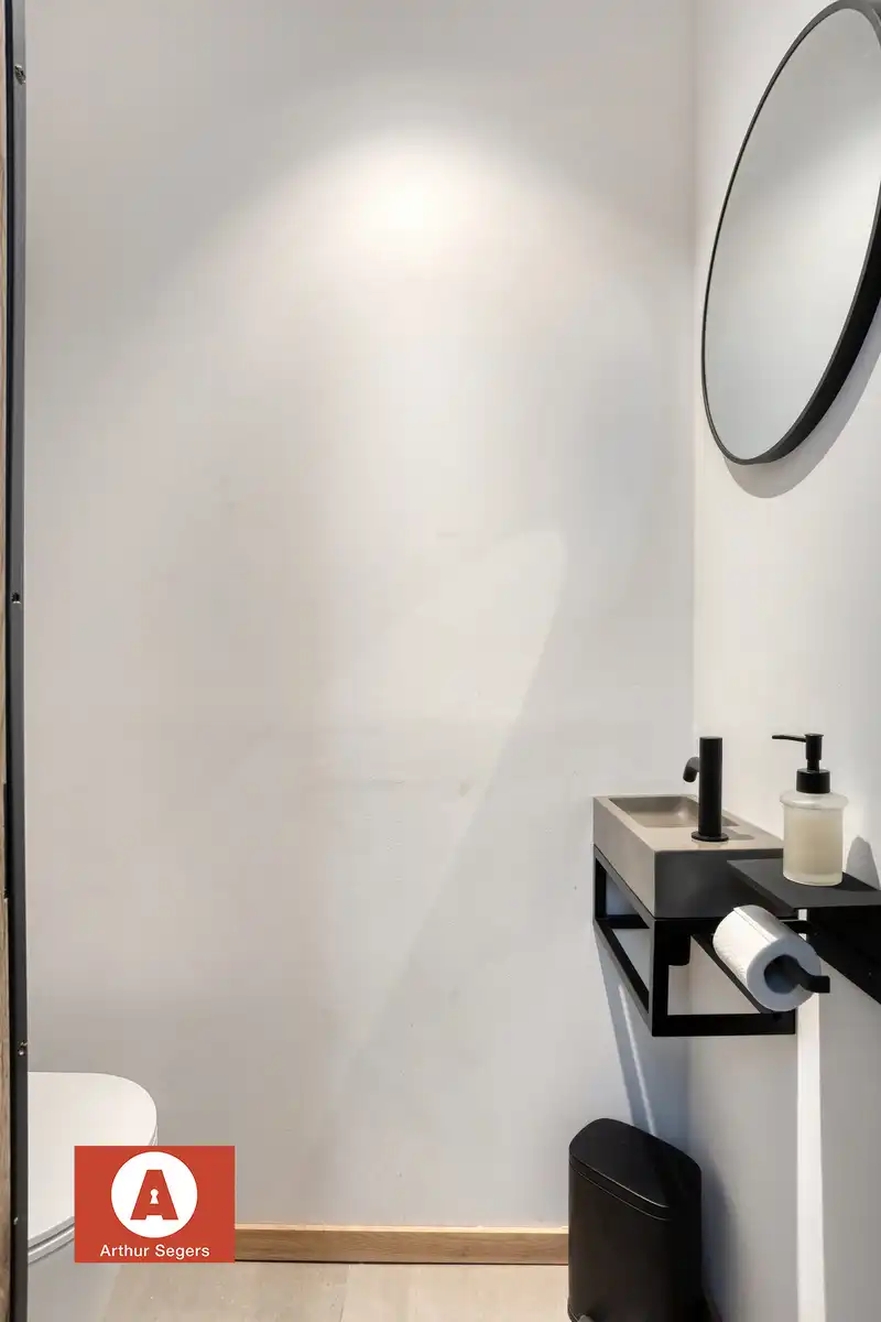 Energiezuinige gezinswoning mét atelier (40 m²) in Peizegem. foto 14