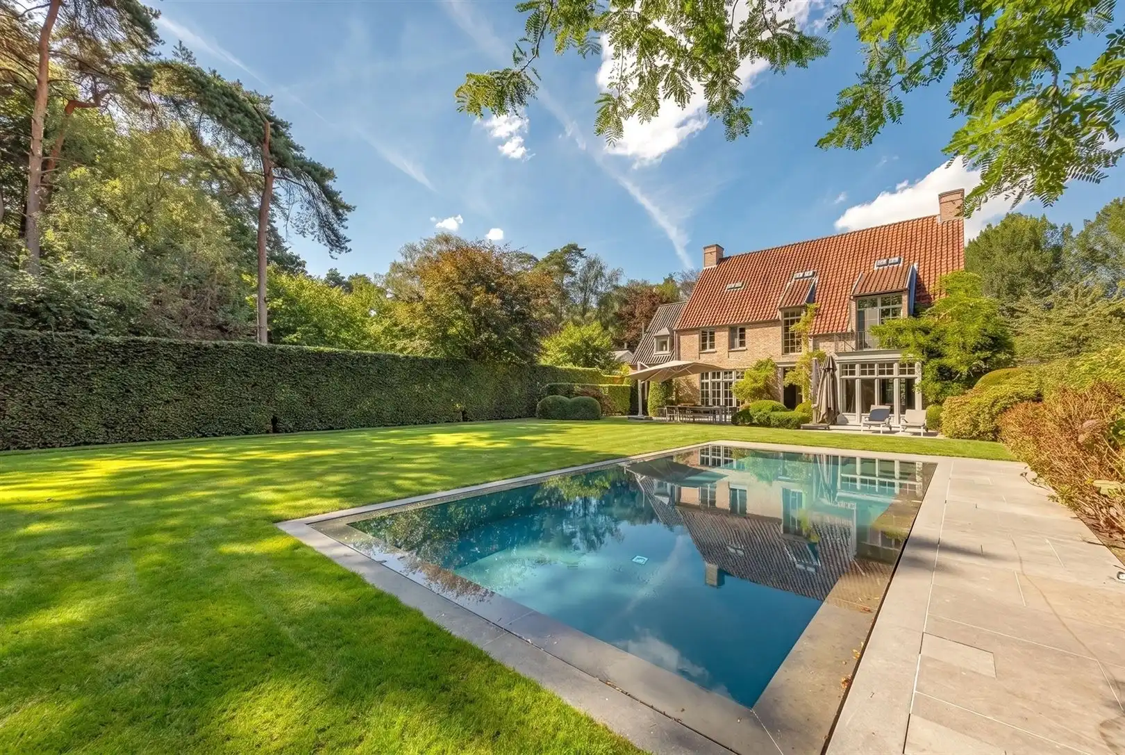 Villa-leven op z'n mooist – Domus Aurea meesterwerk in hartje Brasschaat foto {{pictureIndex}}