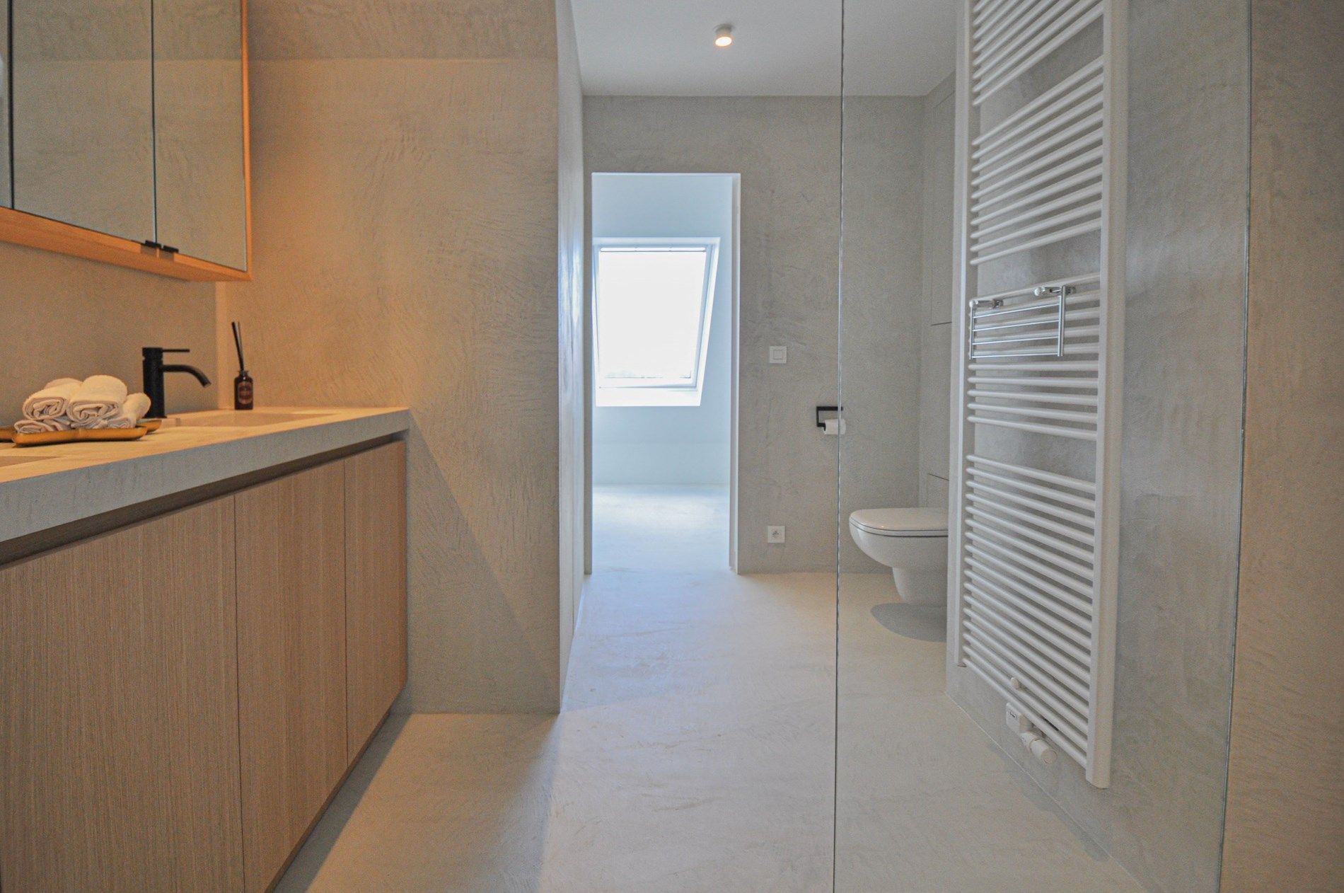 Volledig gerenoveerd appartement met een ruim zonneterras. foto 16