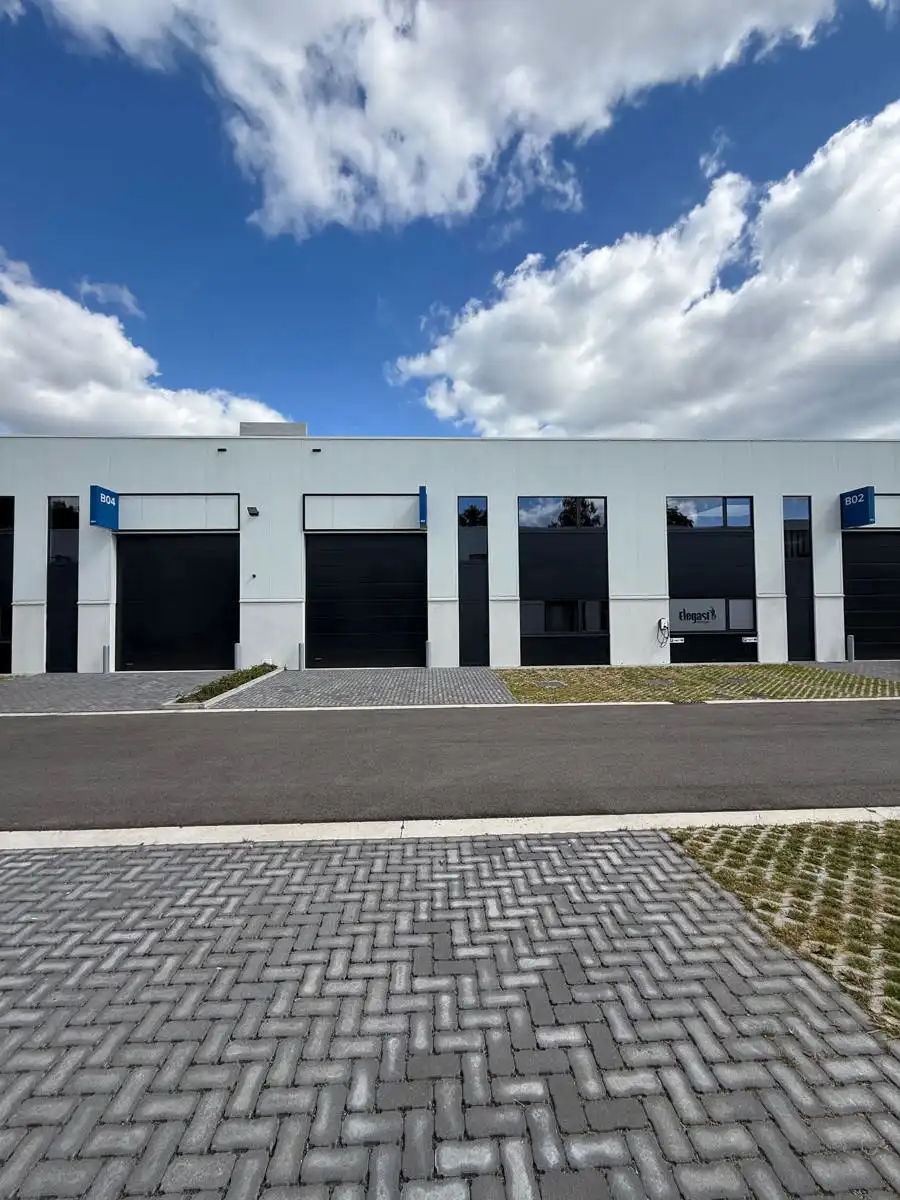 Moderne KMO-unit te huur in het hart van Limburg – Woudpark Genk-Noord foto 2
