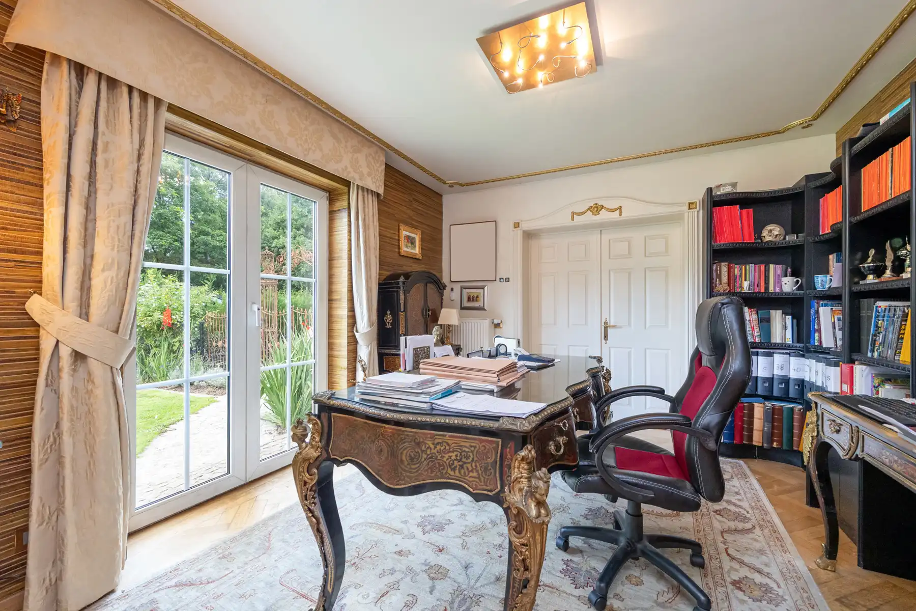 Exclusieve laagbouwvilla met binnen-en buitenzwembad foto 13