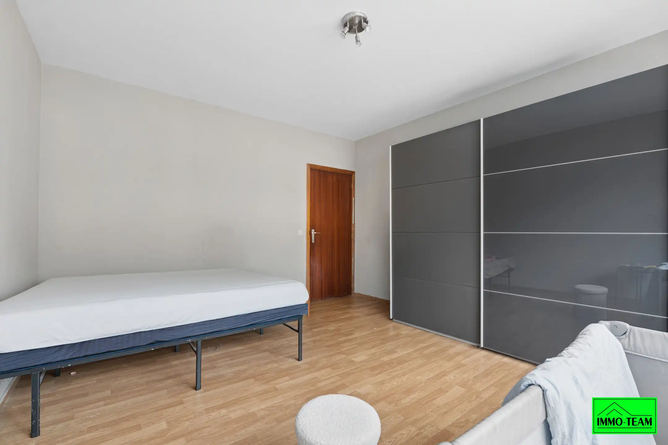 3-gevelwoning nabij Okegem dorp en station foto 12