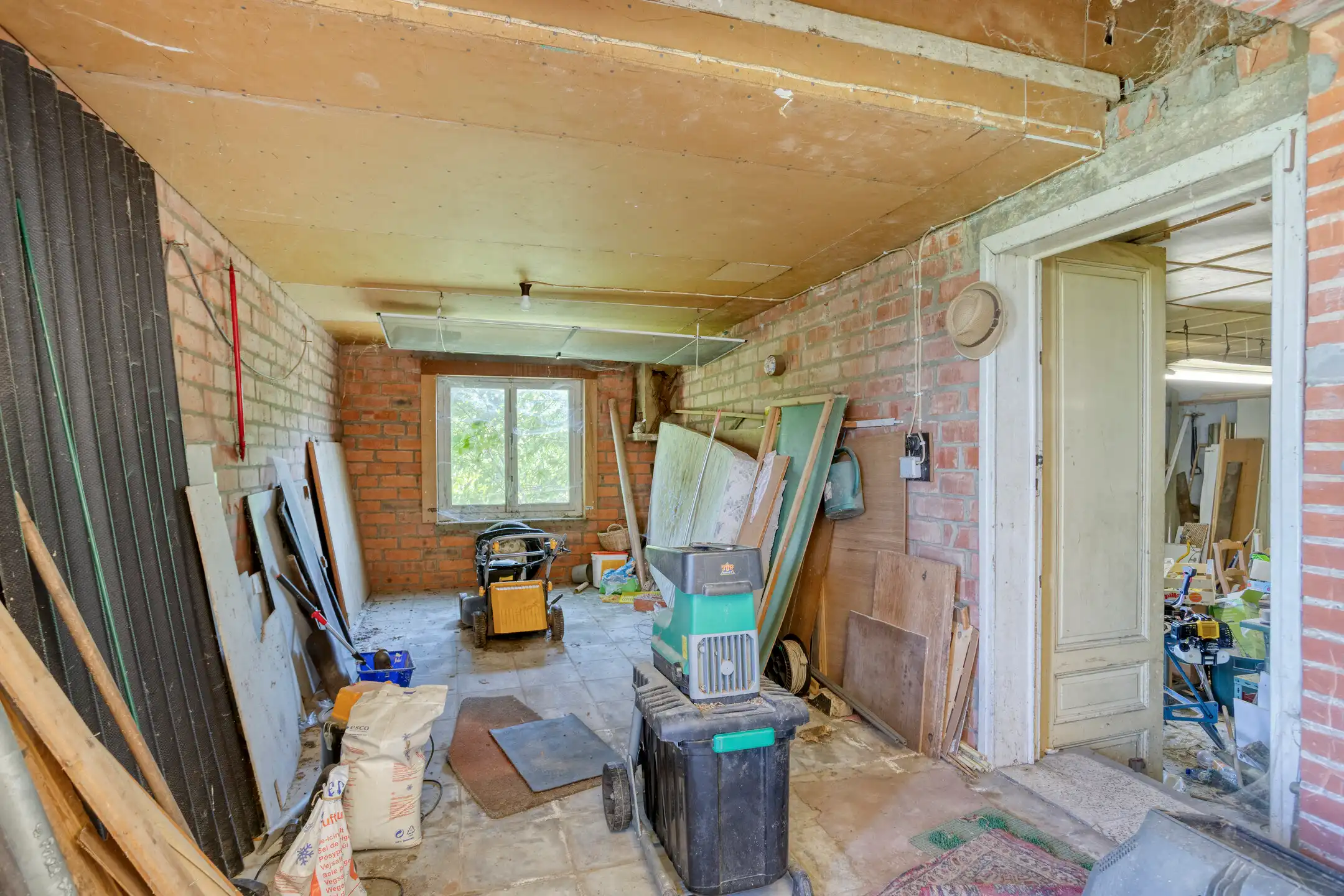 Te renoveren woning met veel potentieel op een toplocatie! foto 10