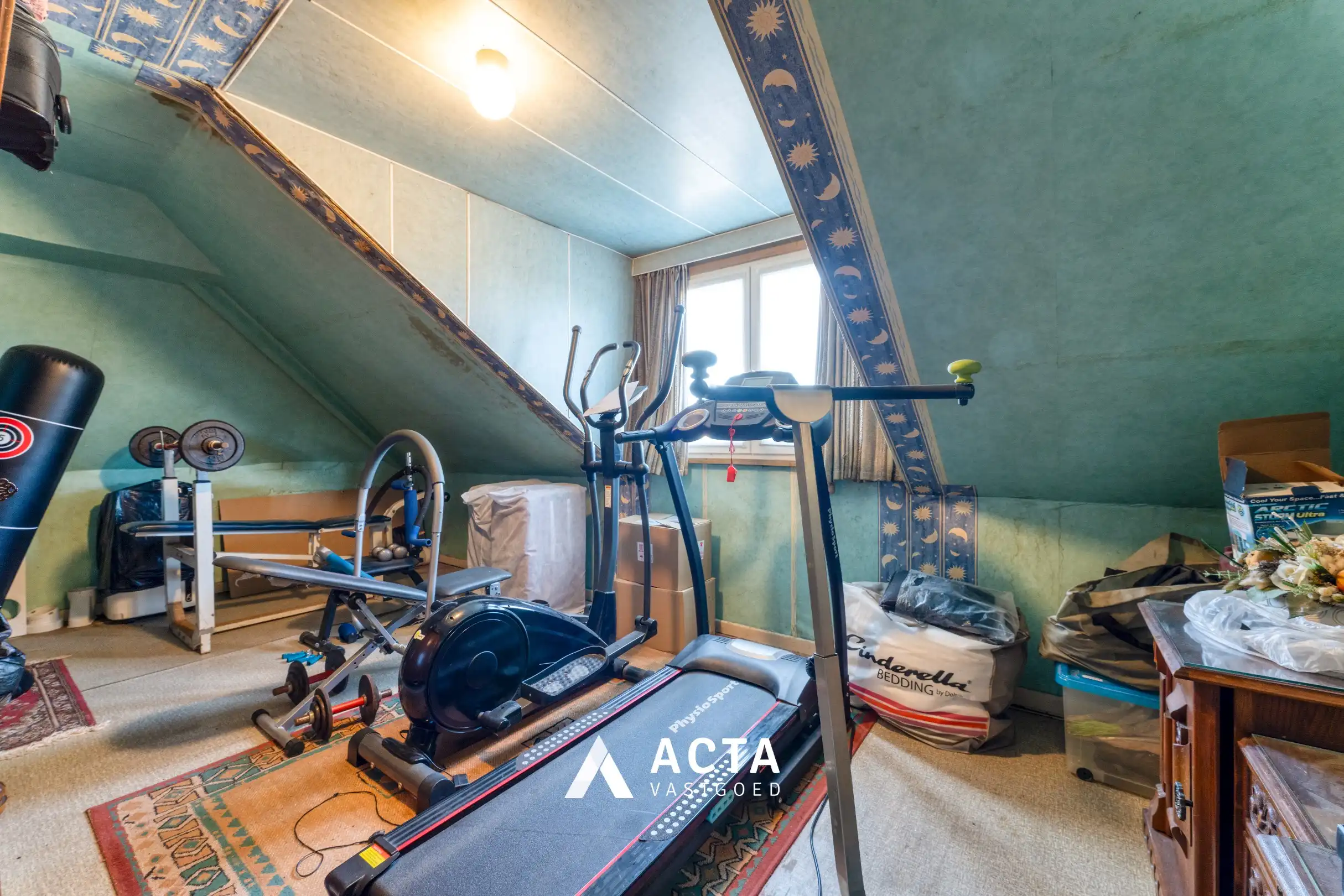 Halfopen bebouwing met vier slaapkamers en dubbele garage in Mariakerke foto 16