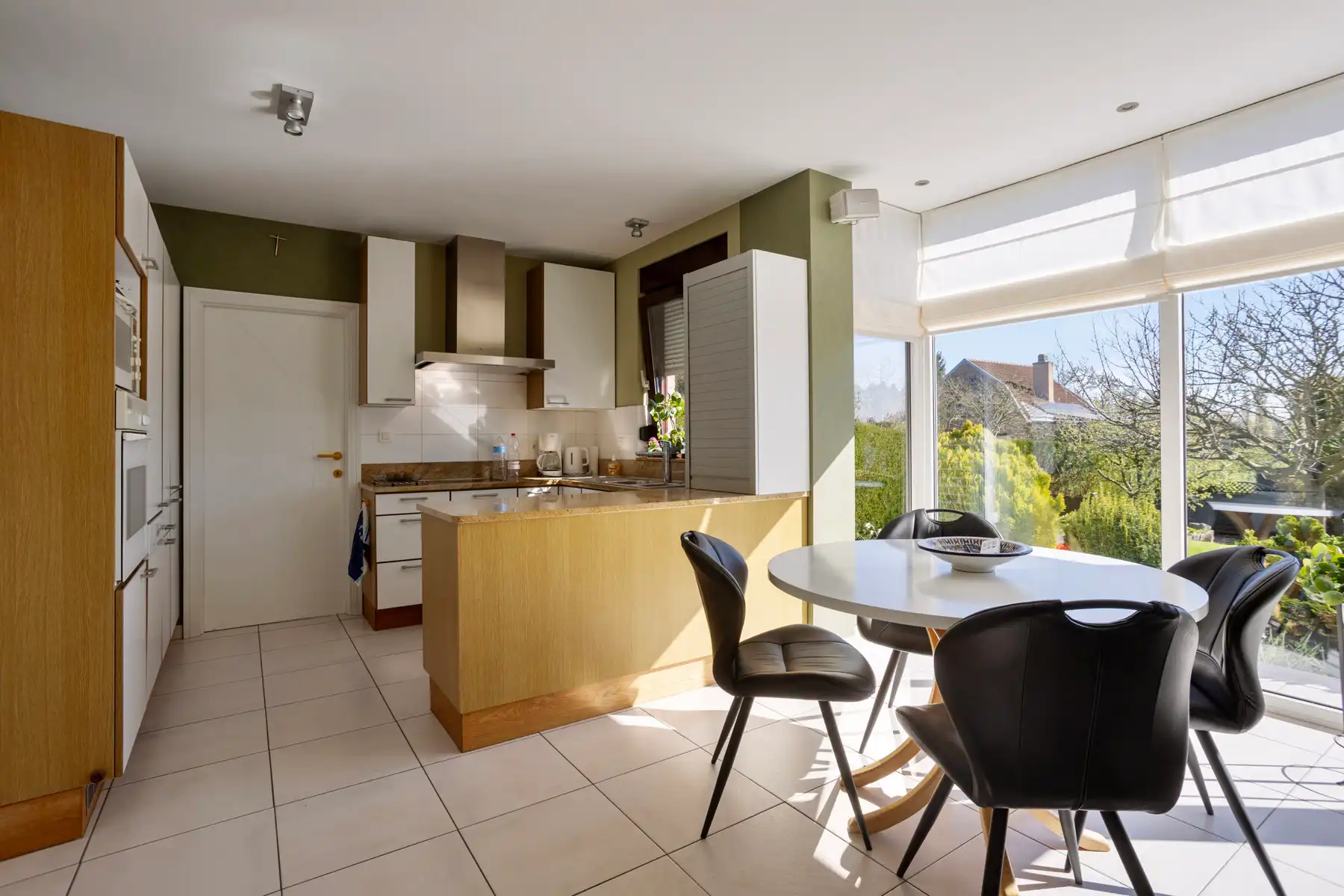 Prachtige villa met 4 slaapkamers en 2 badkamers foto 11