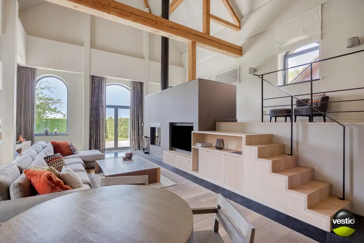 EXCLUSIEVE HOEVE MET MEERDERE WOONGEDEELTES, ATELIER, STALLING en AANPALENDE WEIDE OP CA. 1,6 HECTARE NABIJ DOMEIN NIEUWENHOVEN. foto 45