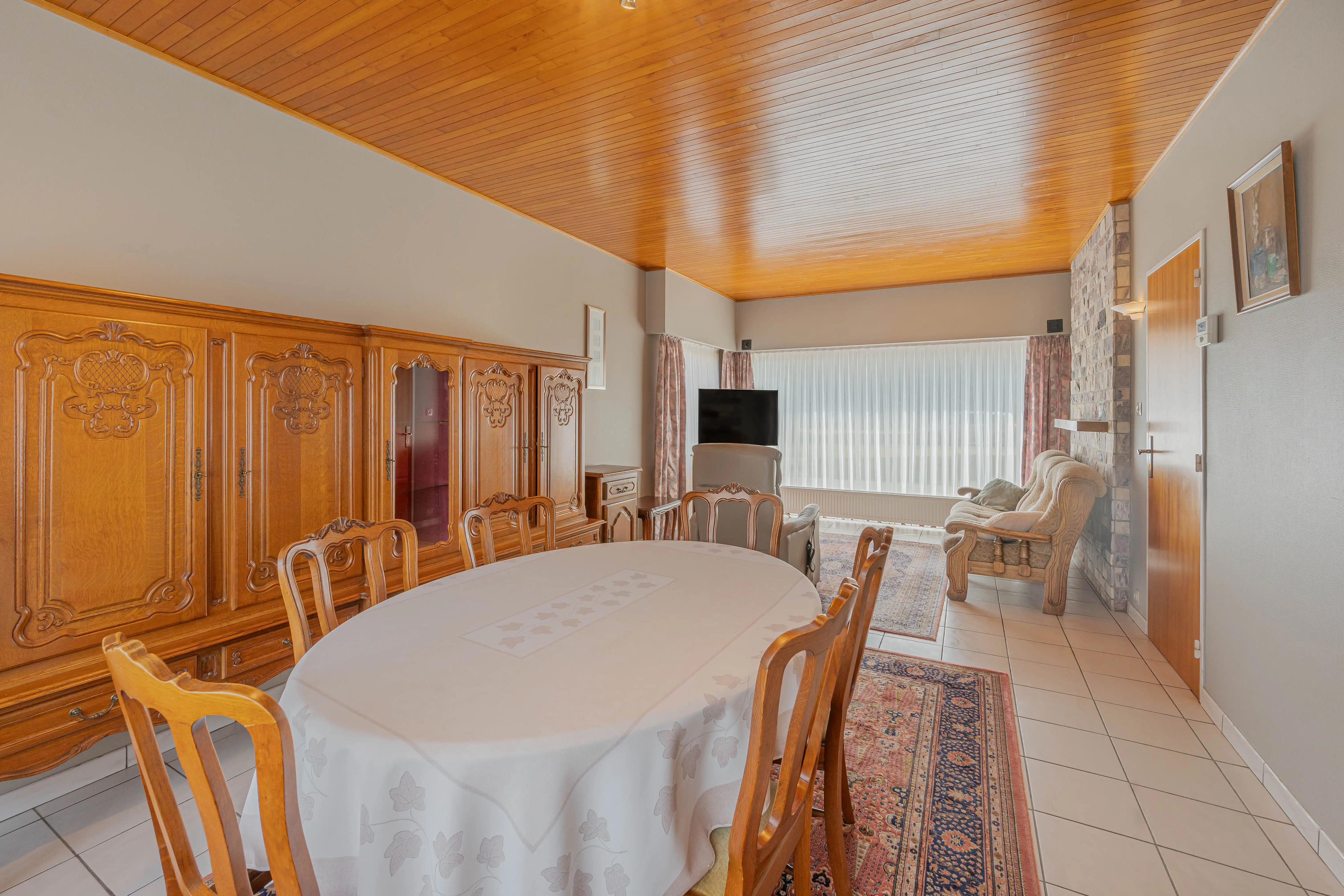 Gezinswoning met 3 slaapkamers, garage en tuin foto 6