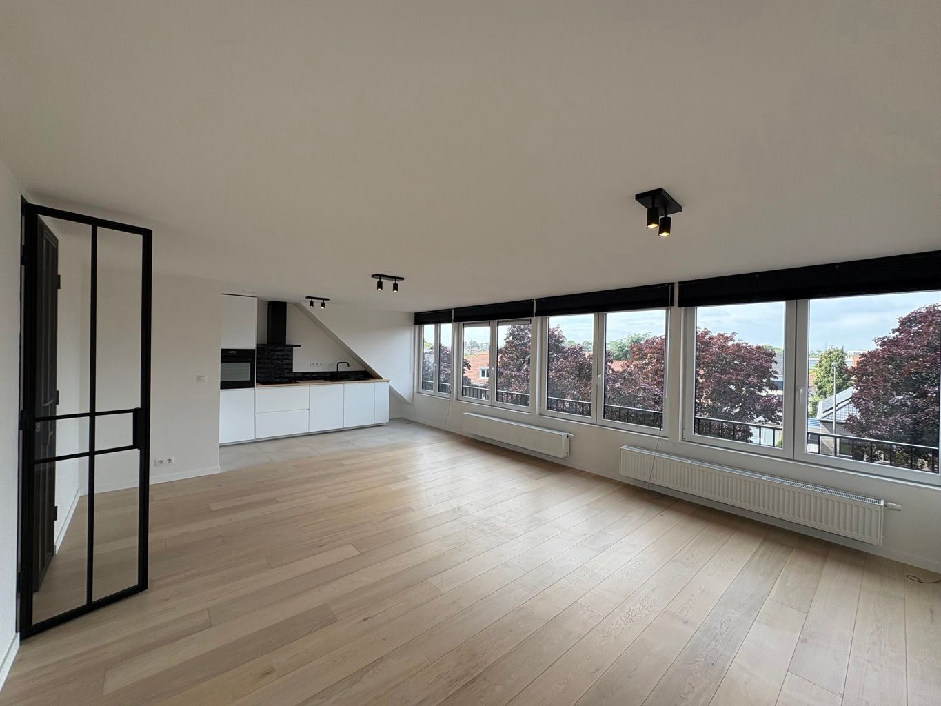 Appartement te huur foto {{pictureIndex}}