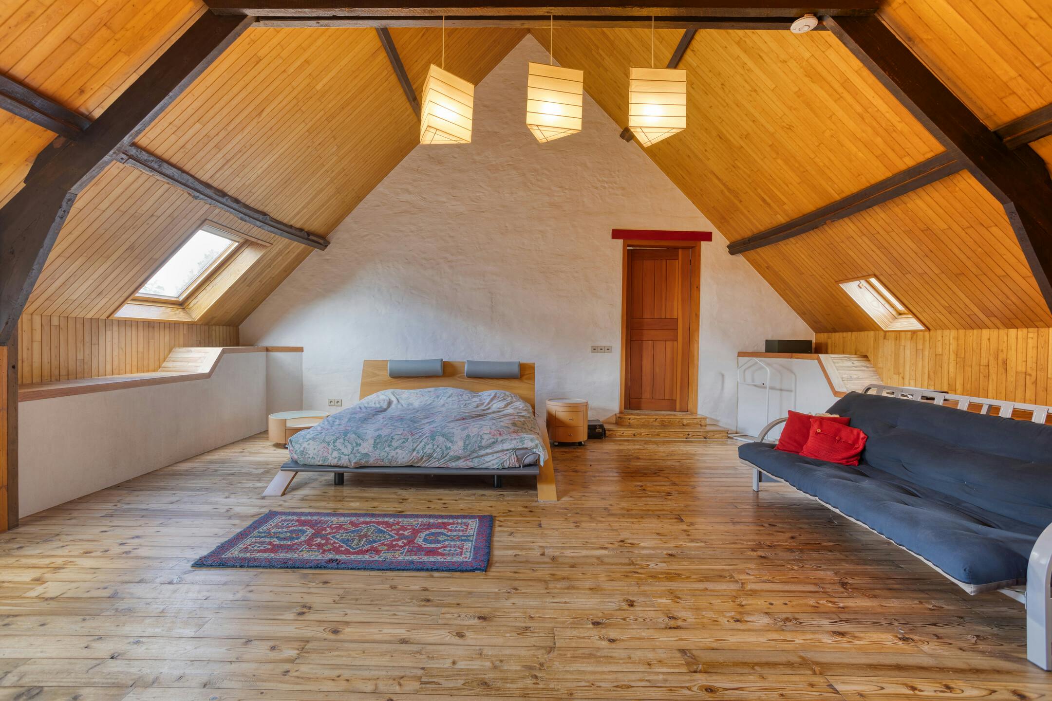 Unieke landelijke eigendom gelegen te Lo-Reninge aan het water. foto 6