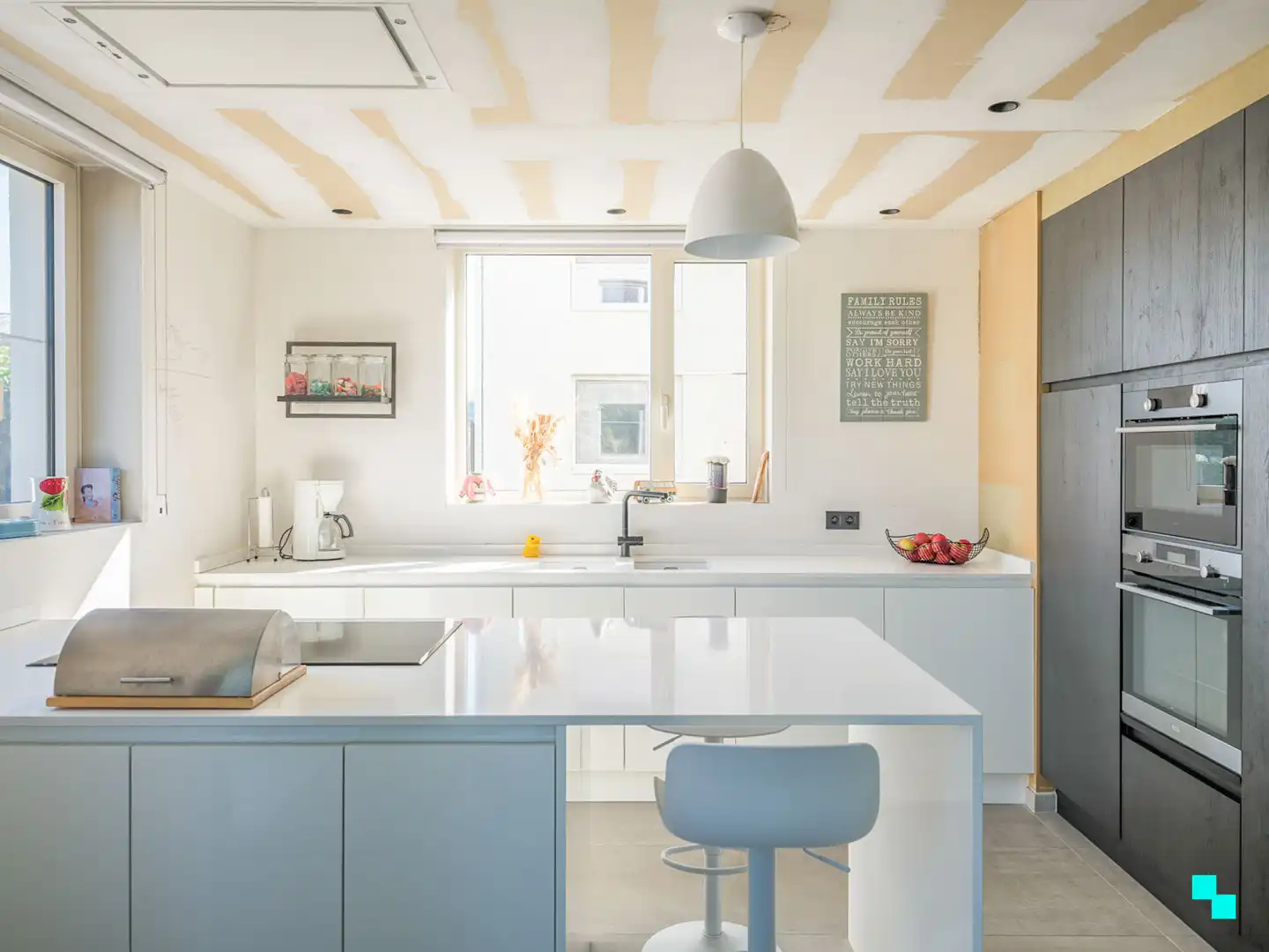 Instapklare woning met vijf kamers in het hart van Merelbeke foto 6