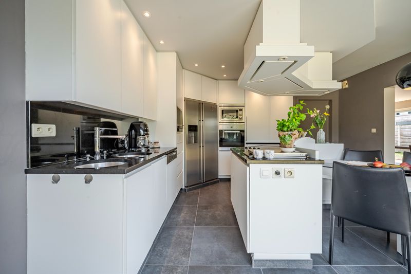 Roeselare : Exclusieve villa in rustige wijk De Gotelaar – 300 m² pure luxe op 657 m² grond foto 7