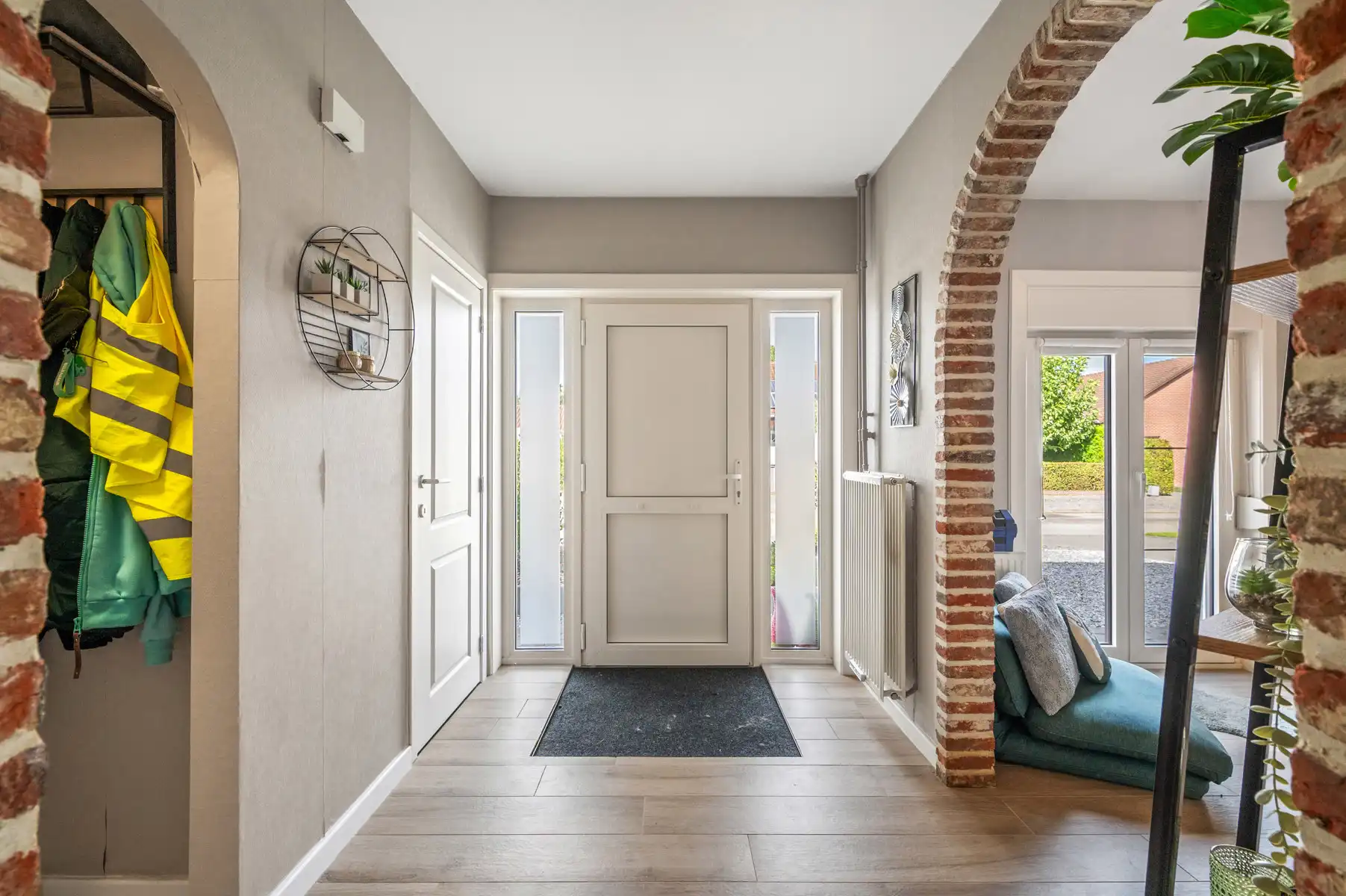 Interessante gerenoveerde woning te HOUTVENNE foto 4