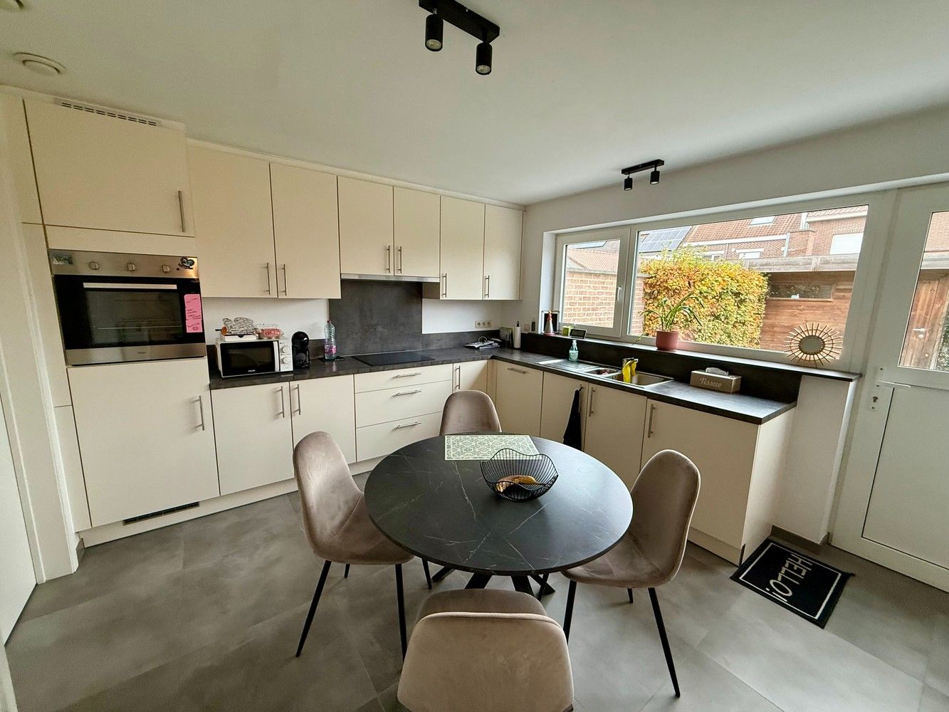 Recente, energiezuinige woning met 3 slaapkamers te huur! foto 7