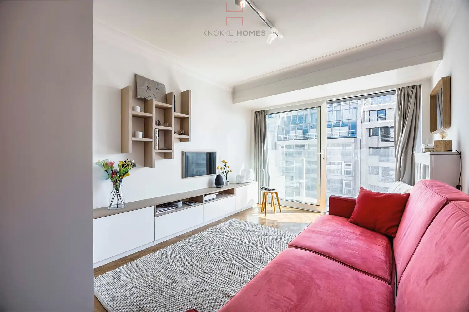 Instapklare studio met zijdelings zeezicht in Duinbergen foto 3