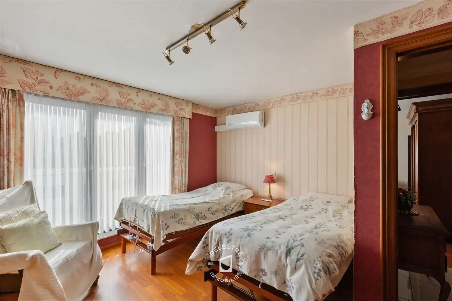 SOLIDE (HANDELS)WONING MET GARAGE BRUSSELBAAN foto 26