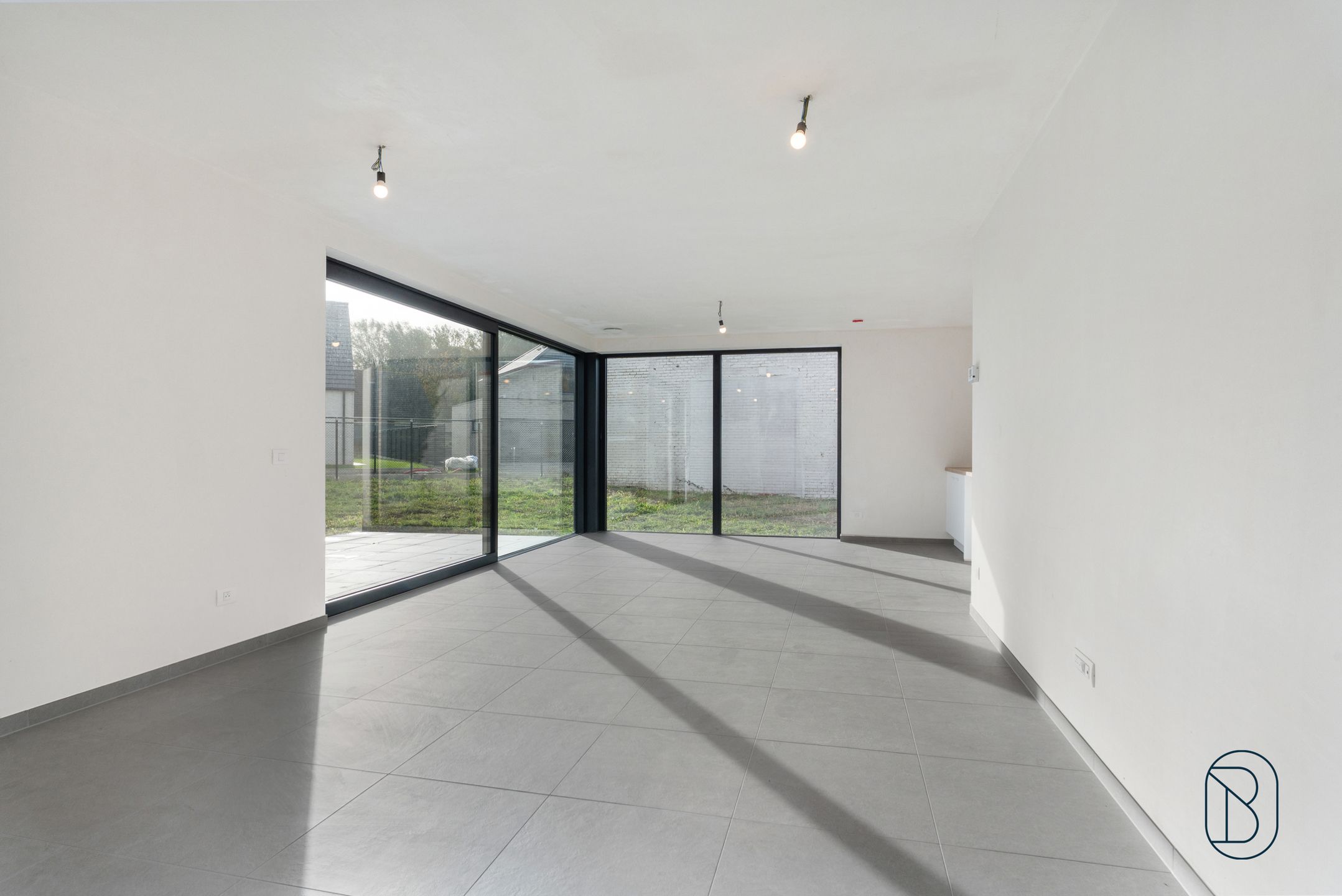 Nieuwbouwwoning met zonnepanelen, zuidgerichte tuin in Marke foto 12