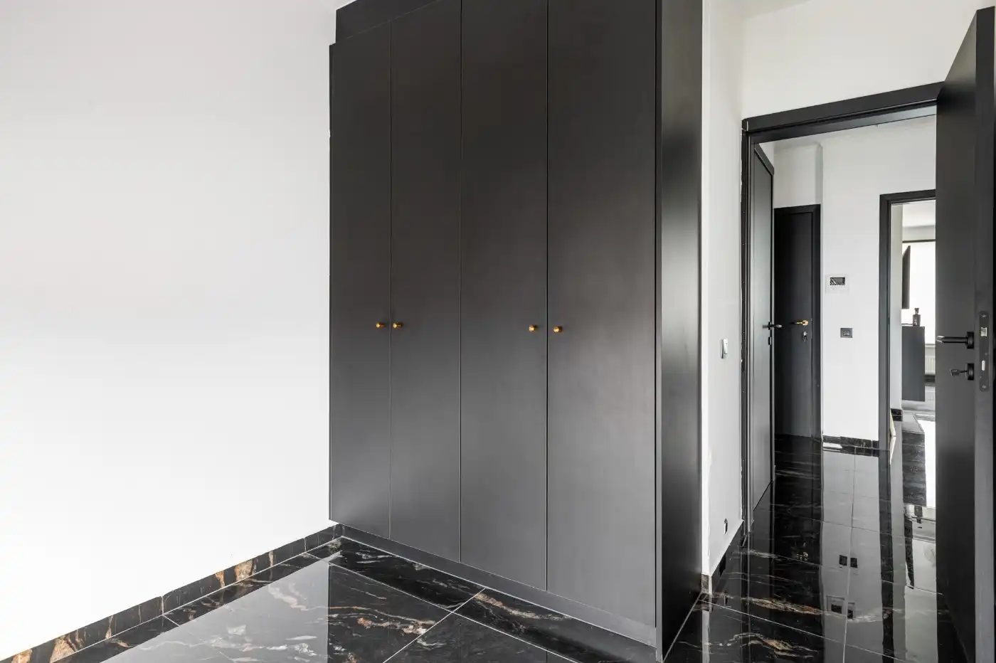 Tof, instapklaar app. op 3e verd. met 2 slpk., terrasje en garage foto 21