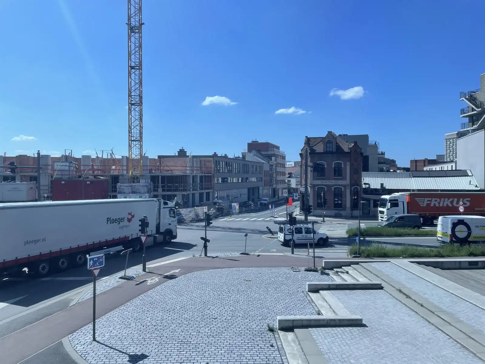 Hoekkantoor te huur met panoramisch uitzicht over de stad foto 12