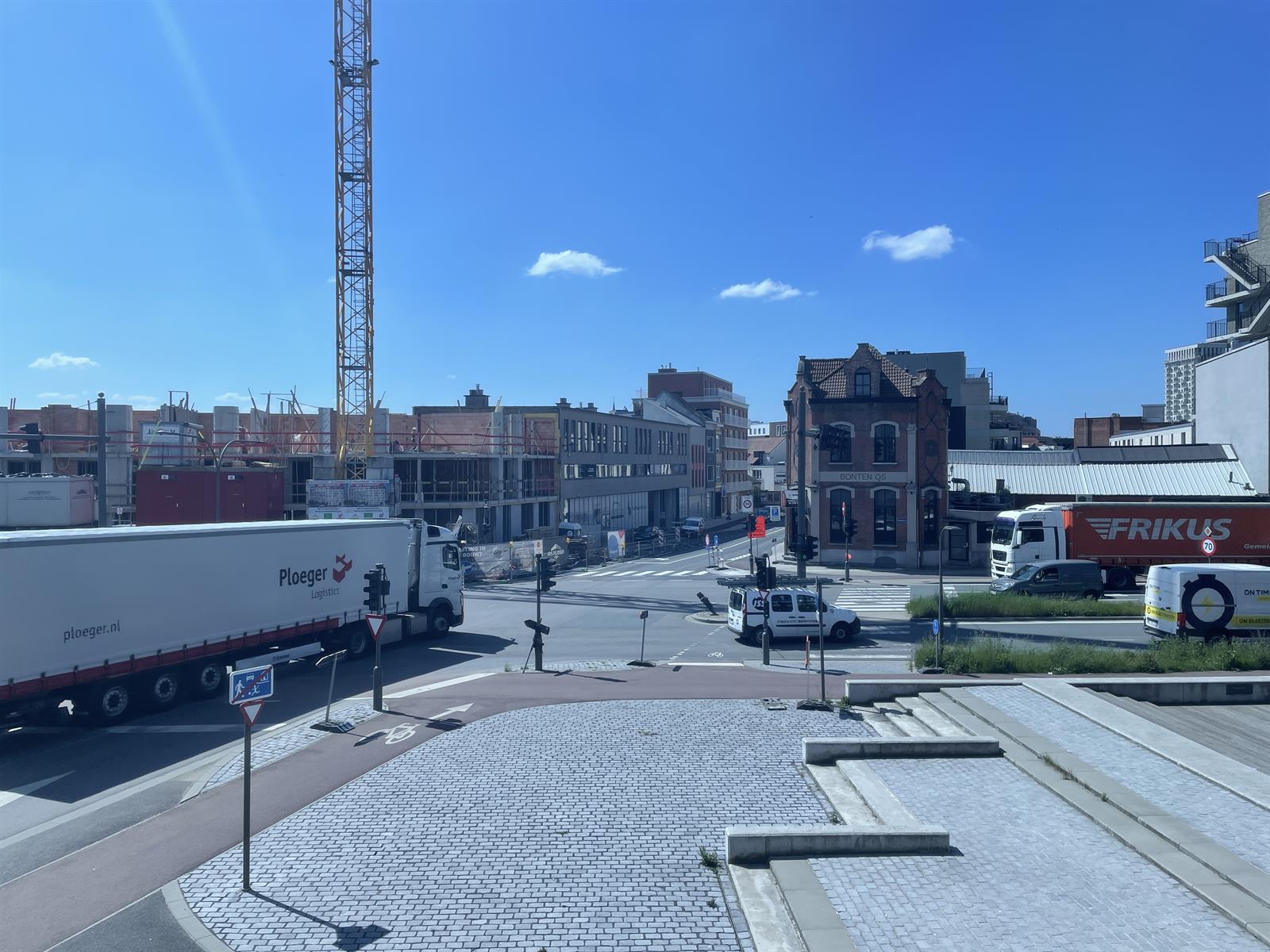 Hoekkantoor te huur met panoramisch uitzicht over de stad foto 12