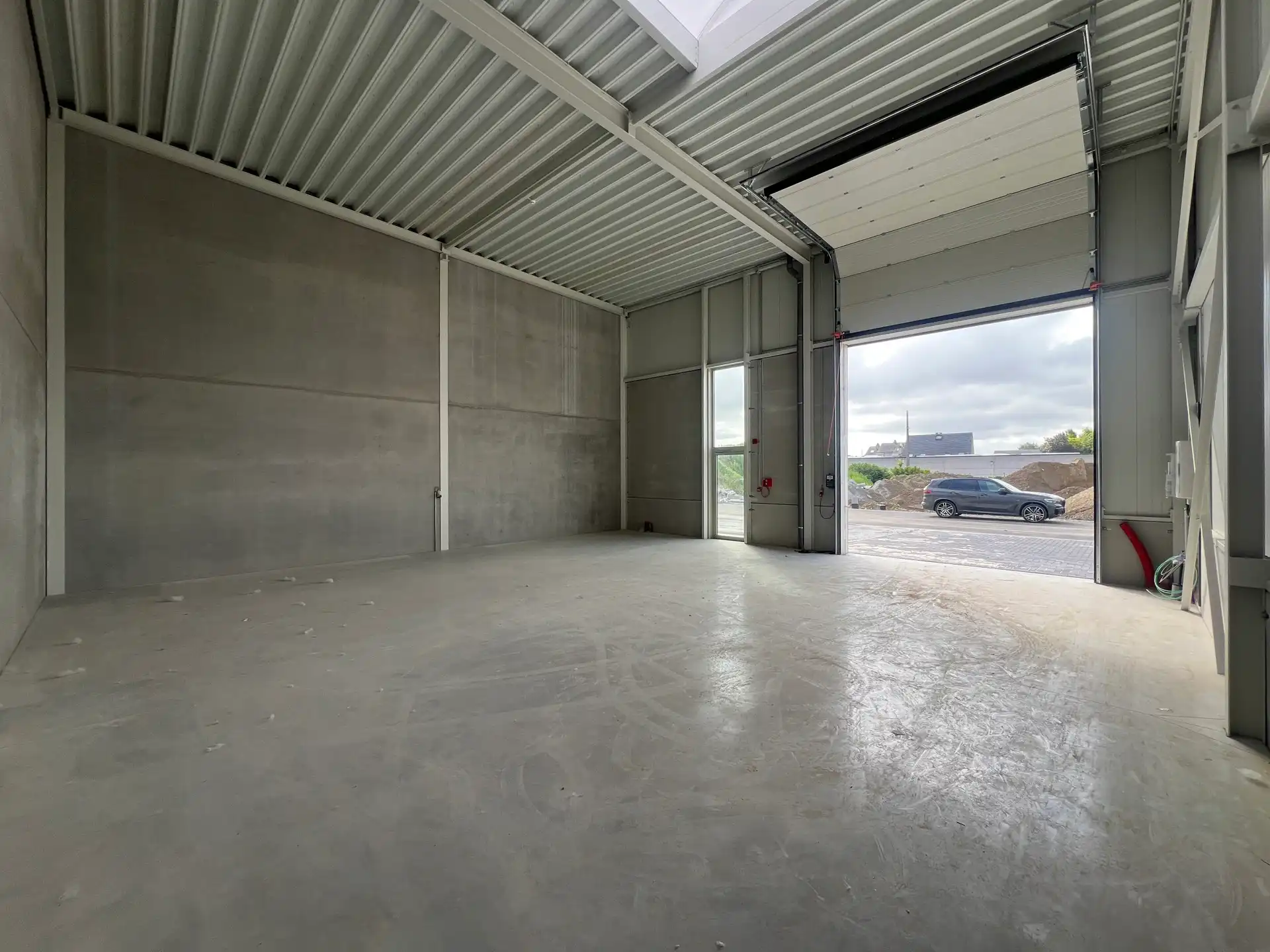NIEUWBOUW KMO-UNIT VAN 144M² TE HUUR IN HALEN foto 2