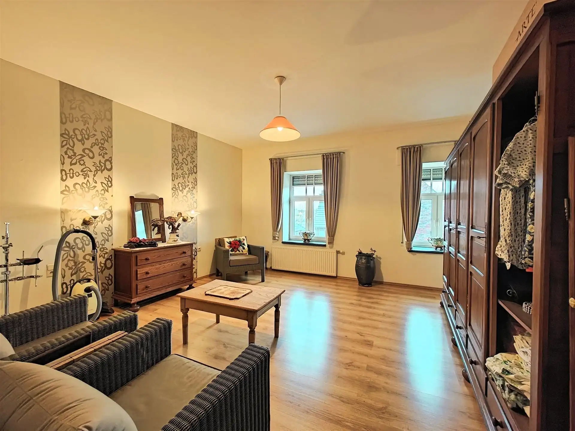 Ruim en karaktervol appartement van 190m² in het charmante Maasdorp Vucht! foto 11