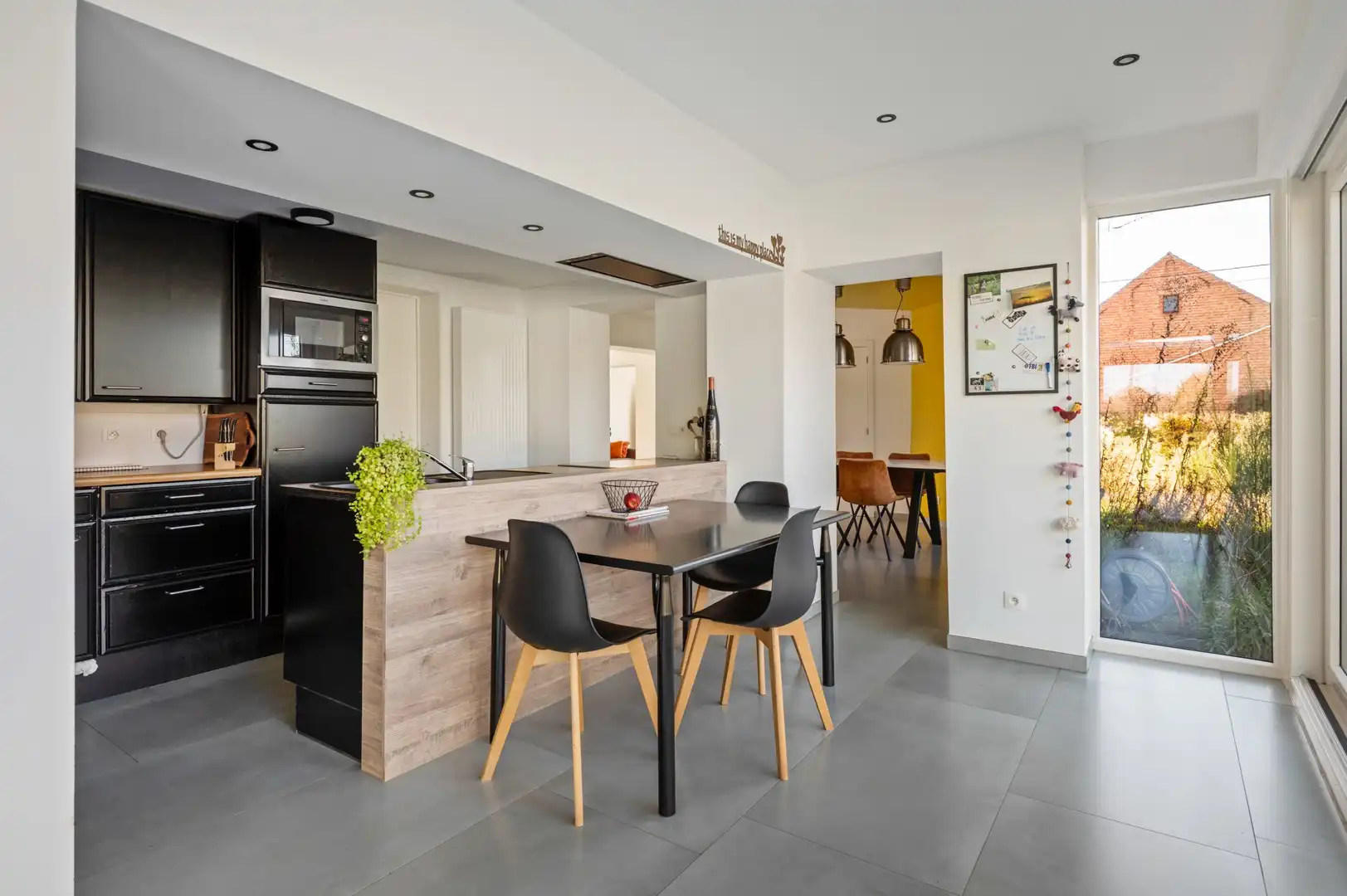 Vrijstaande woning op een ruim perceel van 3.330 m² met prachtig groen uitzicht en tal van mogelijkheden foto 17