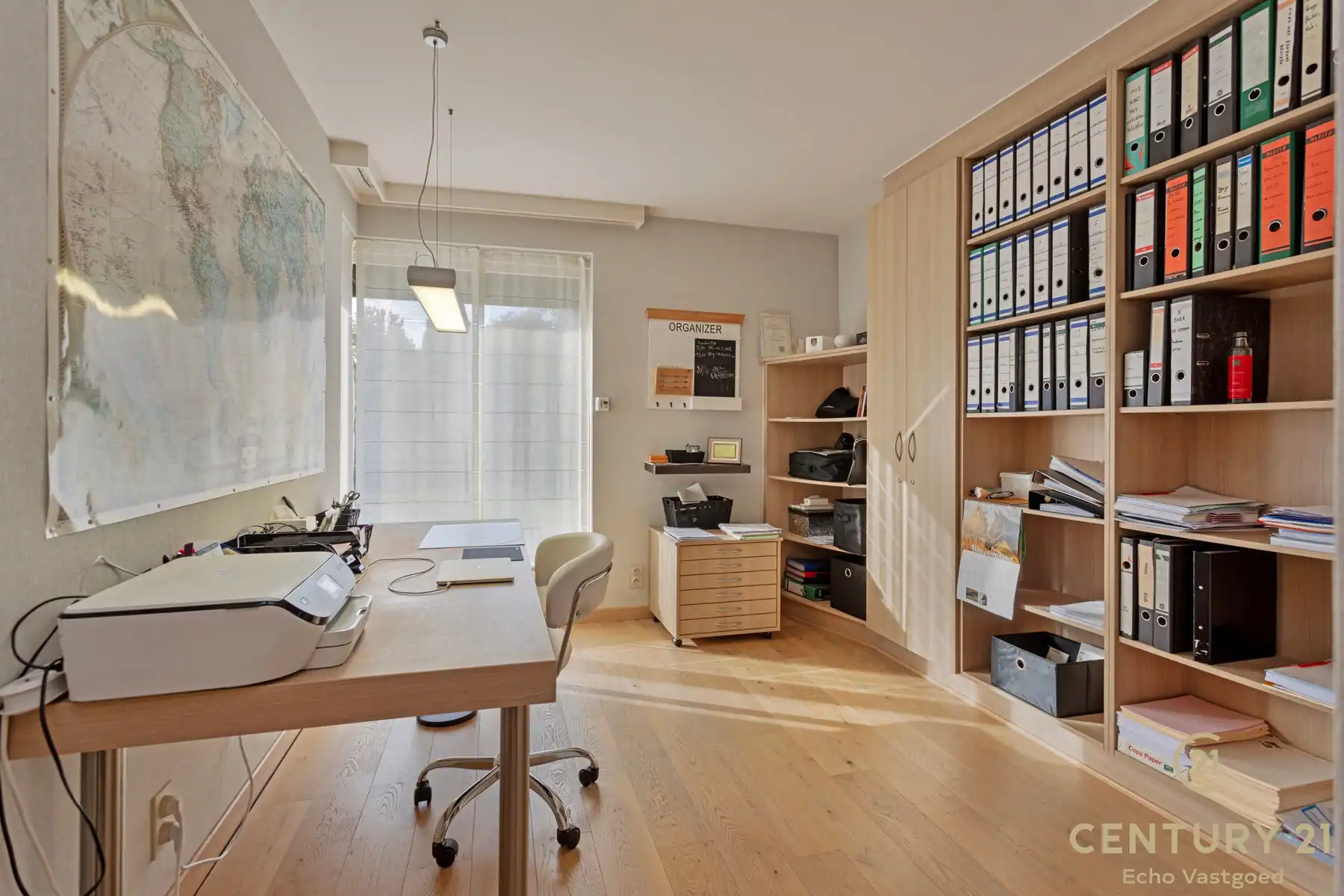 Ruime, gerenoveerde villa met fraaie tuin op ca 2420m² foto 20