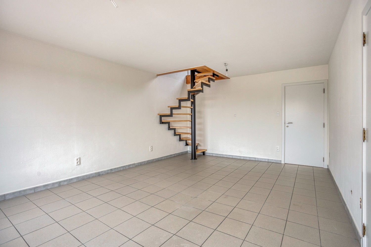 Ruime duplex met 3 slaapkamers  en garage te huur in het hart van Gellik, Lanaken foto 5