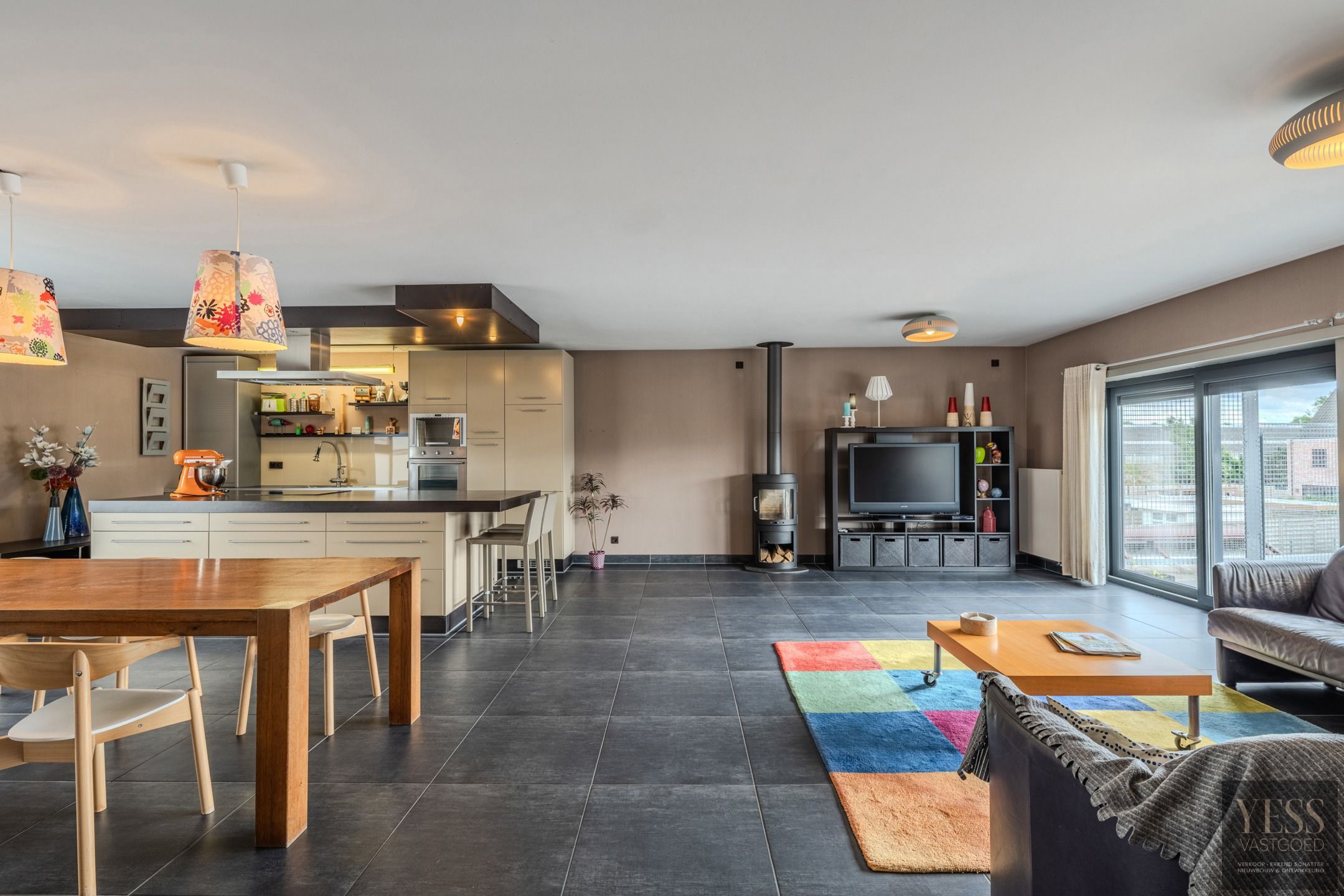 Uniek pand 236m2 bewoonbaar + atelier/winkel/opslag 475m2! foto 7