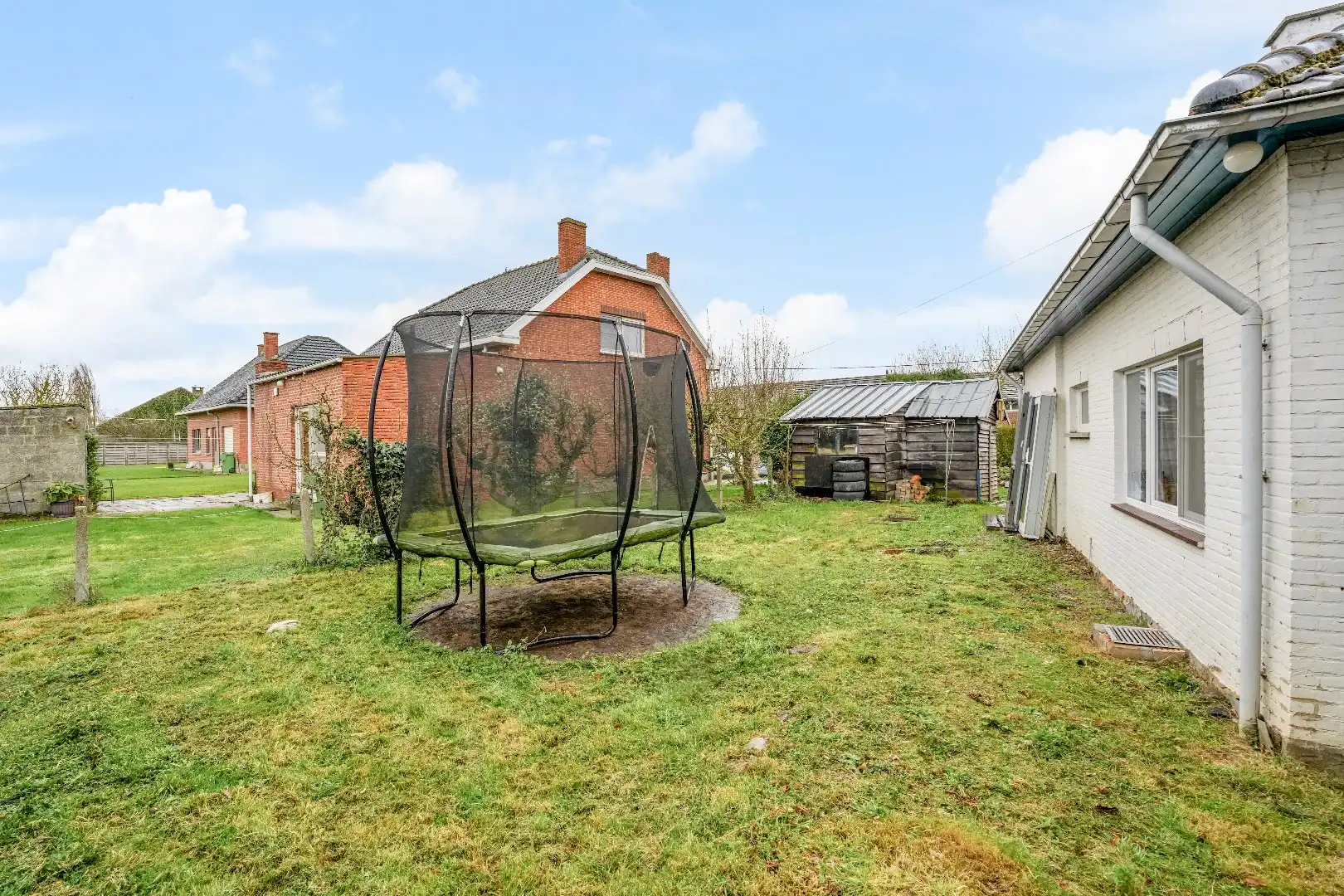 Op te knappen karakteristieke hoekwoning, 4 slpk, (EPC-label C) gelegen aan het Haspengouwse landschap. foto 11