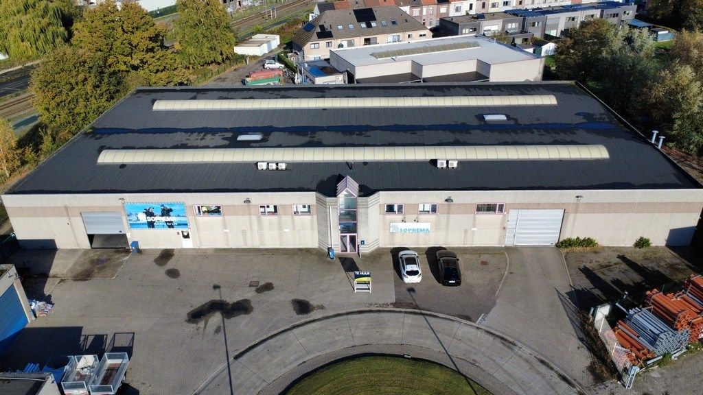 Bedrijfsgebouw met rolbrug te huur nabij centrum van Gent foto 2