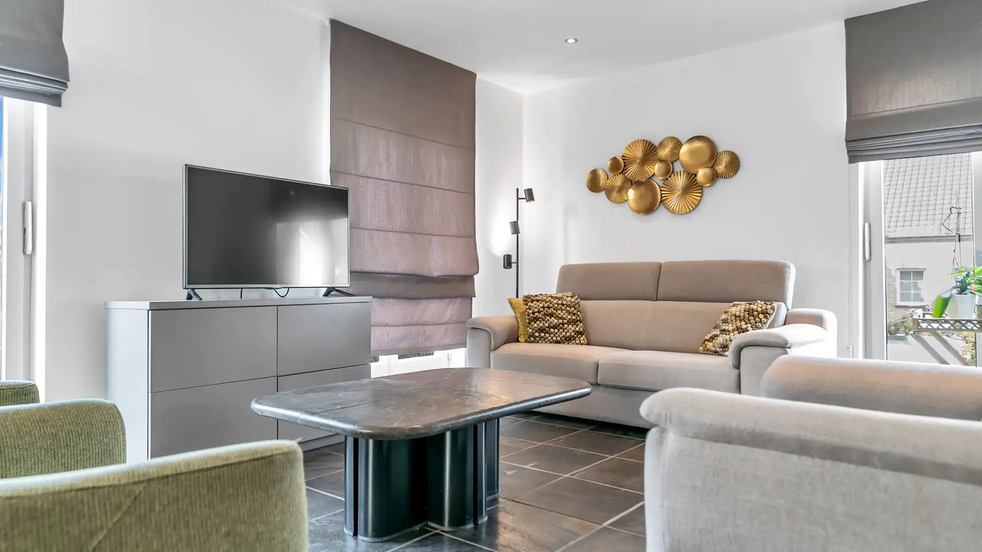 Ruime vrijstaande woning op een prachtig perceel van 746 m² in Rekem foto 6