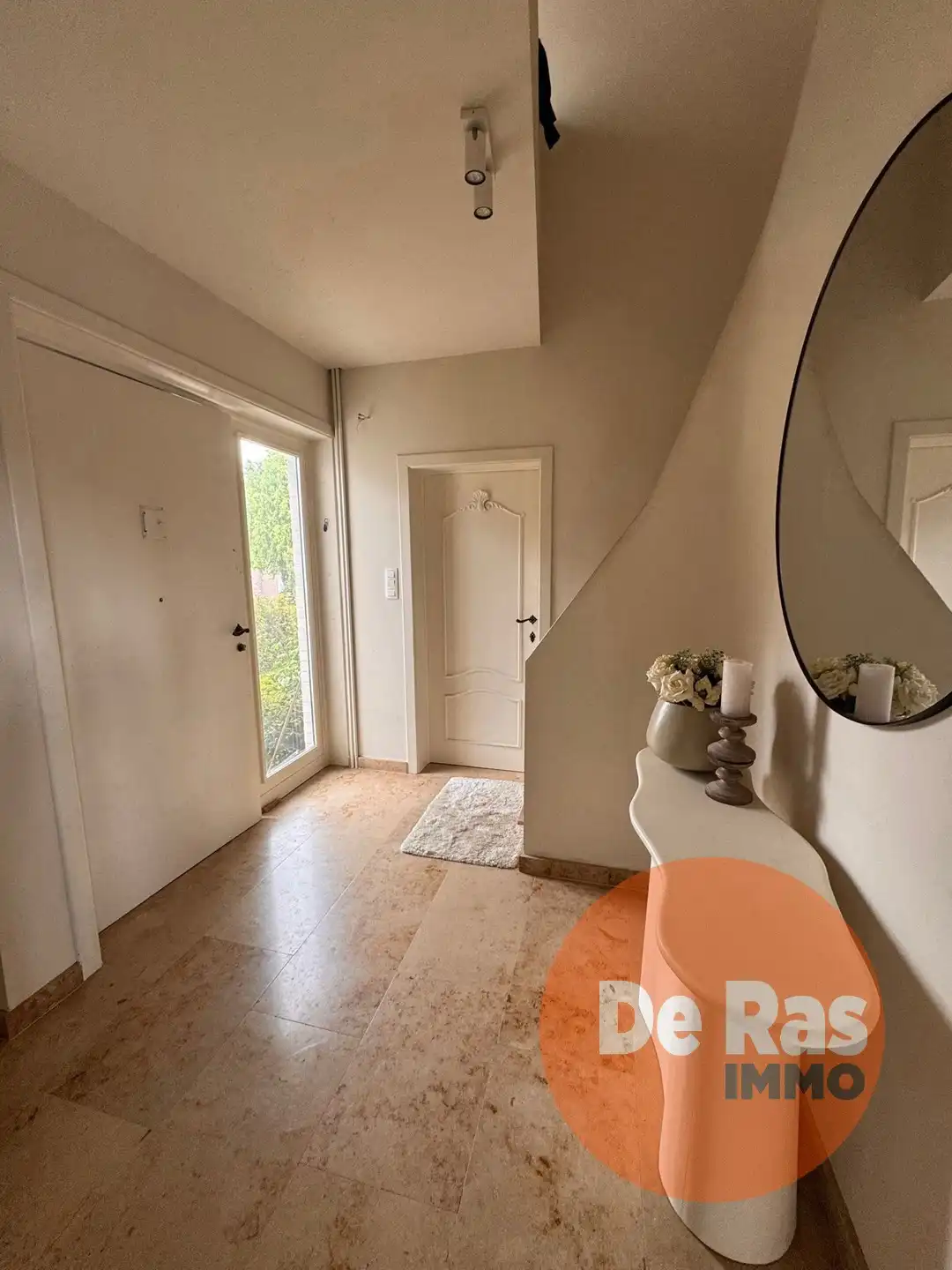 HERZELE- Gerenoveerde villa in een groen kader nabij centrum foto 4