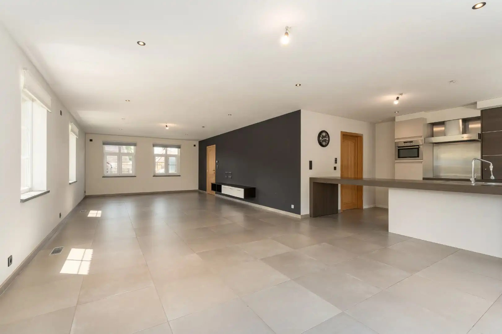 Ruime en recente halfopen bebouwing met 3 volwaardige slaapkamers foto 4
