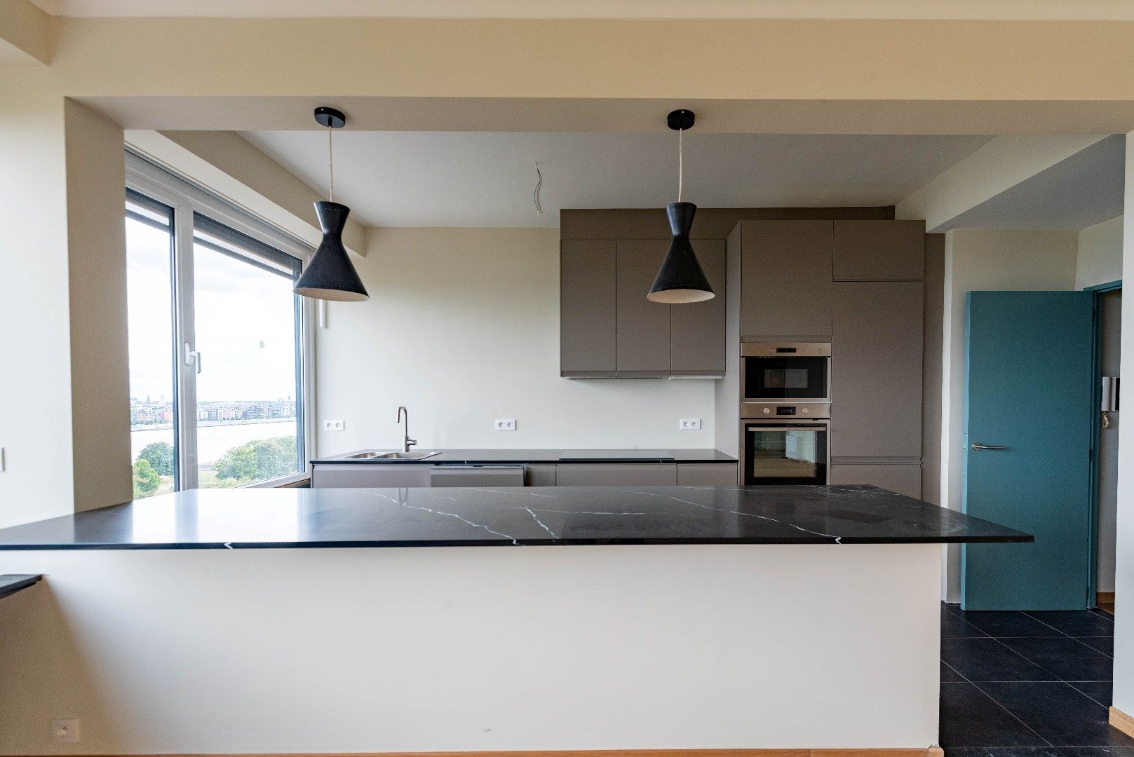 Ruim appartement met terras foto 6