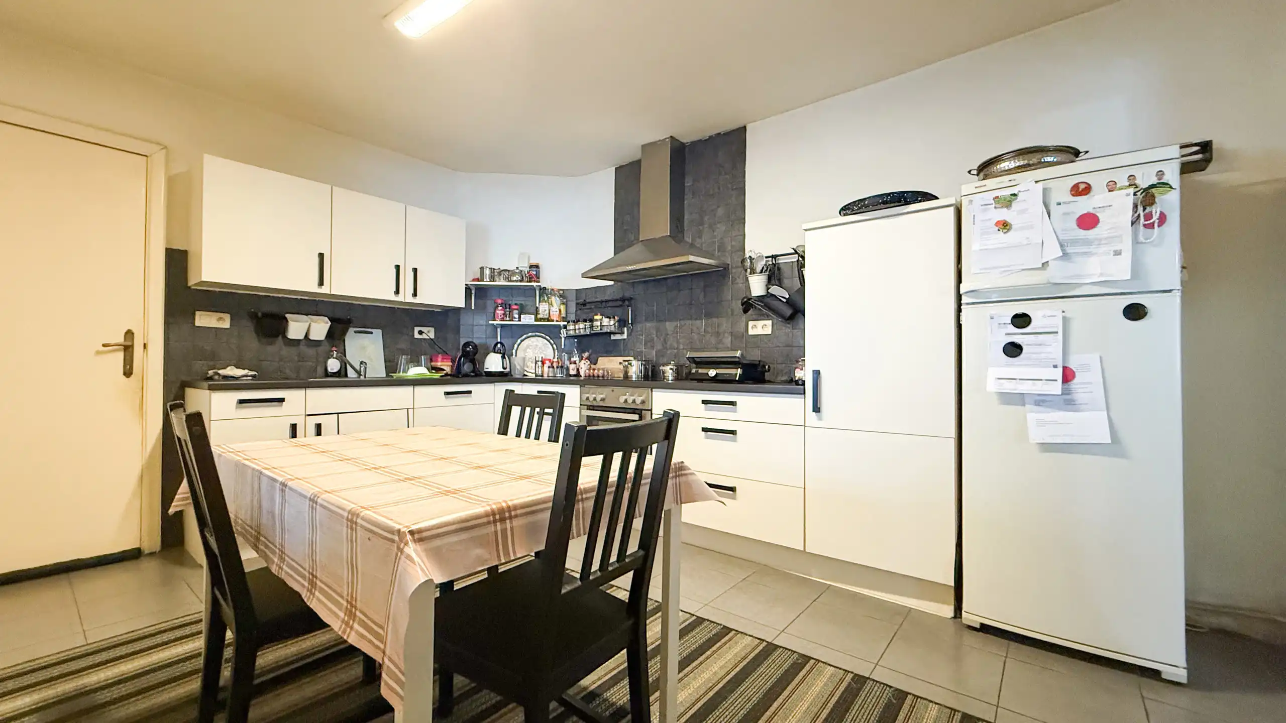 Half open gezinswoning, centraal gelegen, met 3 slaapkamers! foto 10