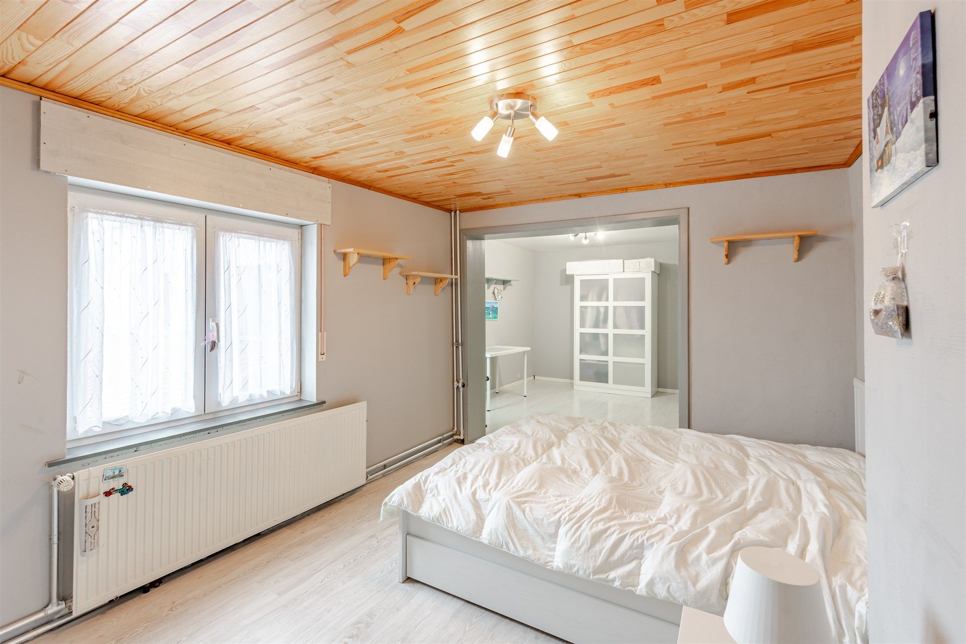 Gezinswoning met vier slaapkamers, garagegebouw en grote tuin op 1705 m² foto 10