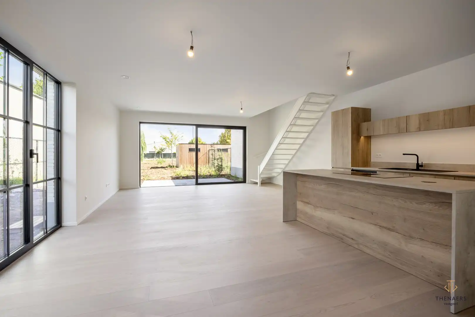 LOT 7 - Instapklare "luxe" en "energiezuinige" nieuwbouwwoning met 3 slaapkamers en aangelegde tuin. foto 3