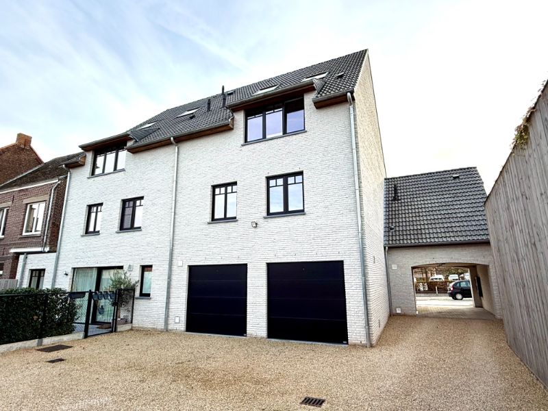 Recent duplex appartement met 2 slaapkamers en terras foto 22