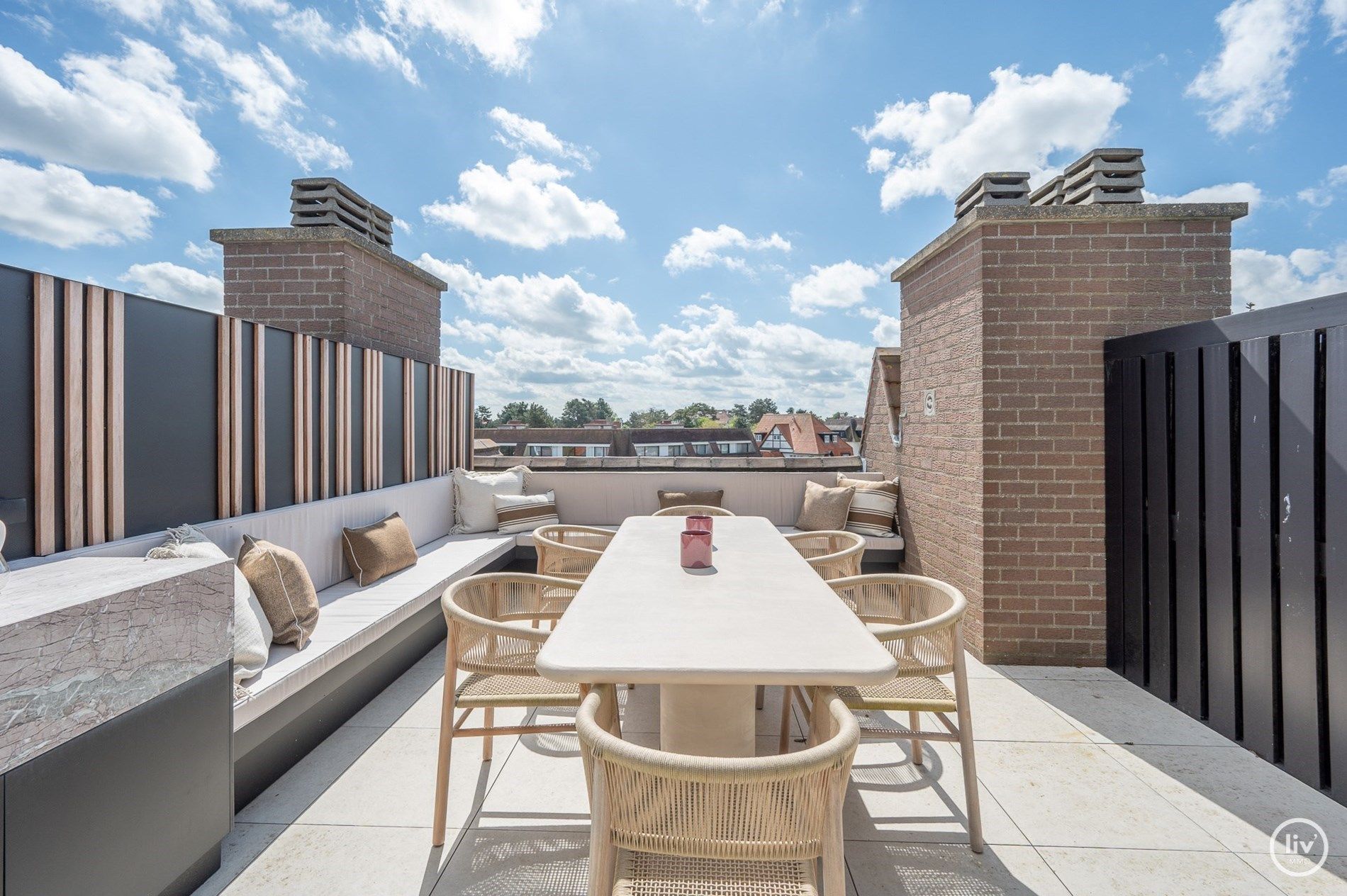 Prachtig gerenoveerde duplex penthouse met een open zicht:  foto 1