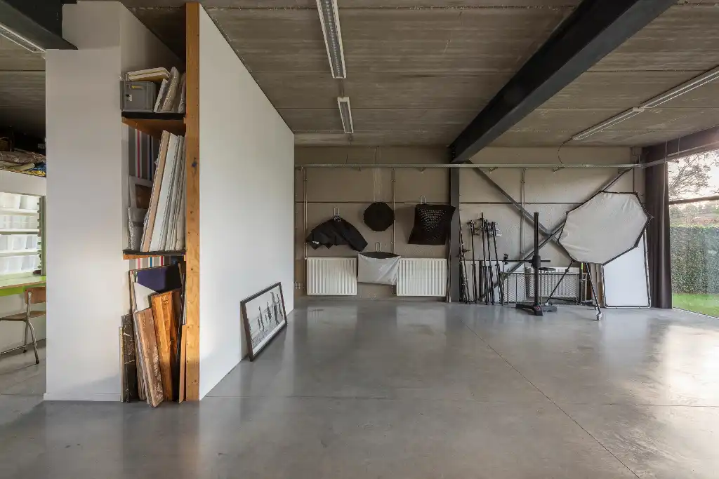 Verkoop via aandelen: Karaktervol atelier, kantoor en/of opslagruimte van ca. 300 m² in Sint-Amandsberg foto 15