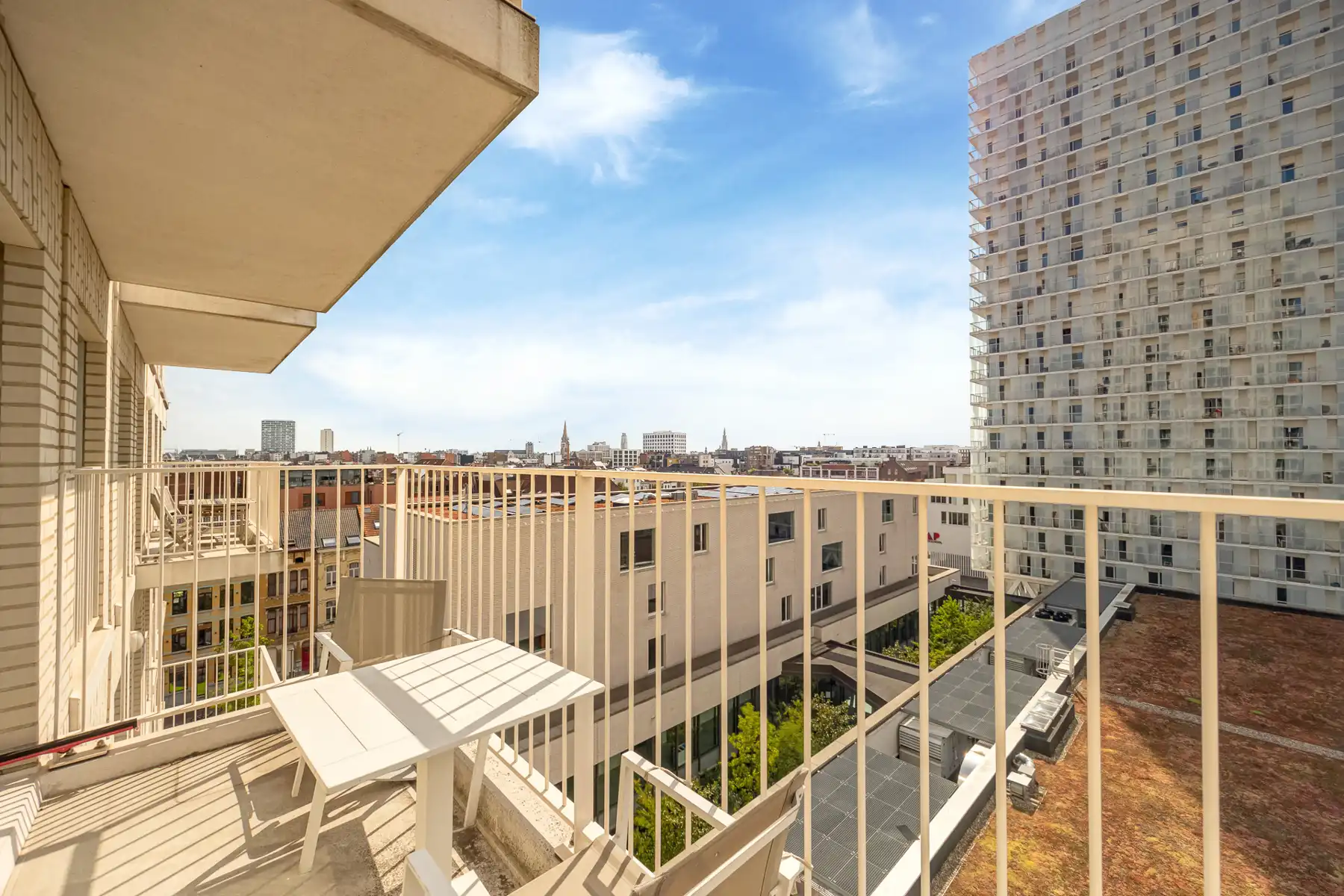 Mooi appartement met prachtig uitzicht foto {{pictureIndex}}