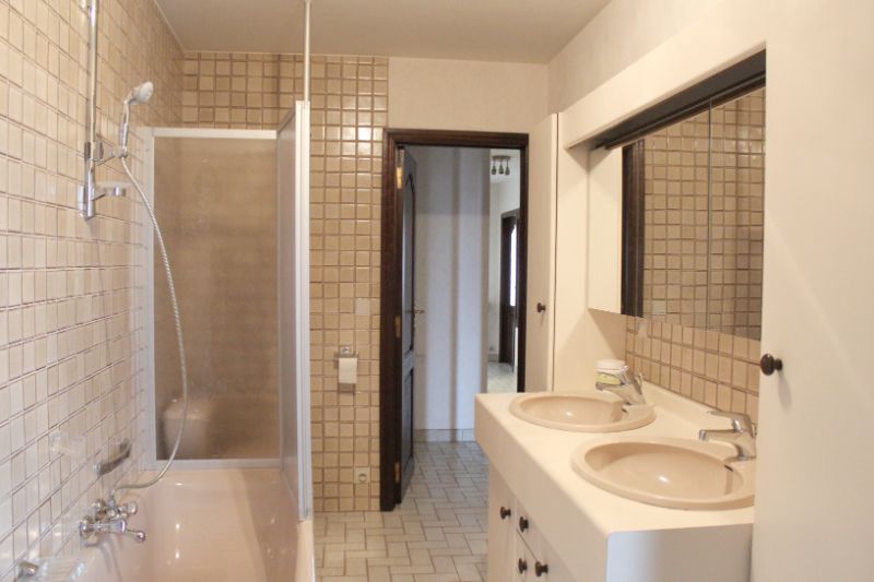 Centraal gelegen 2-slaapkamer appartement met terras foto 11