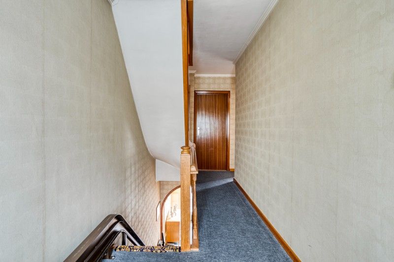 🏡 Te renoveren gezinswoning met potentieel TE KOOP in Meulebeke! foto 16